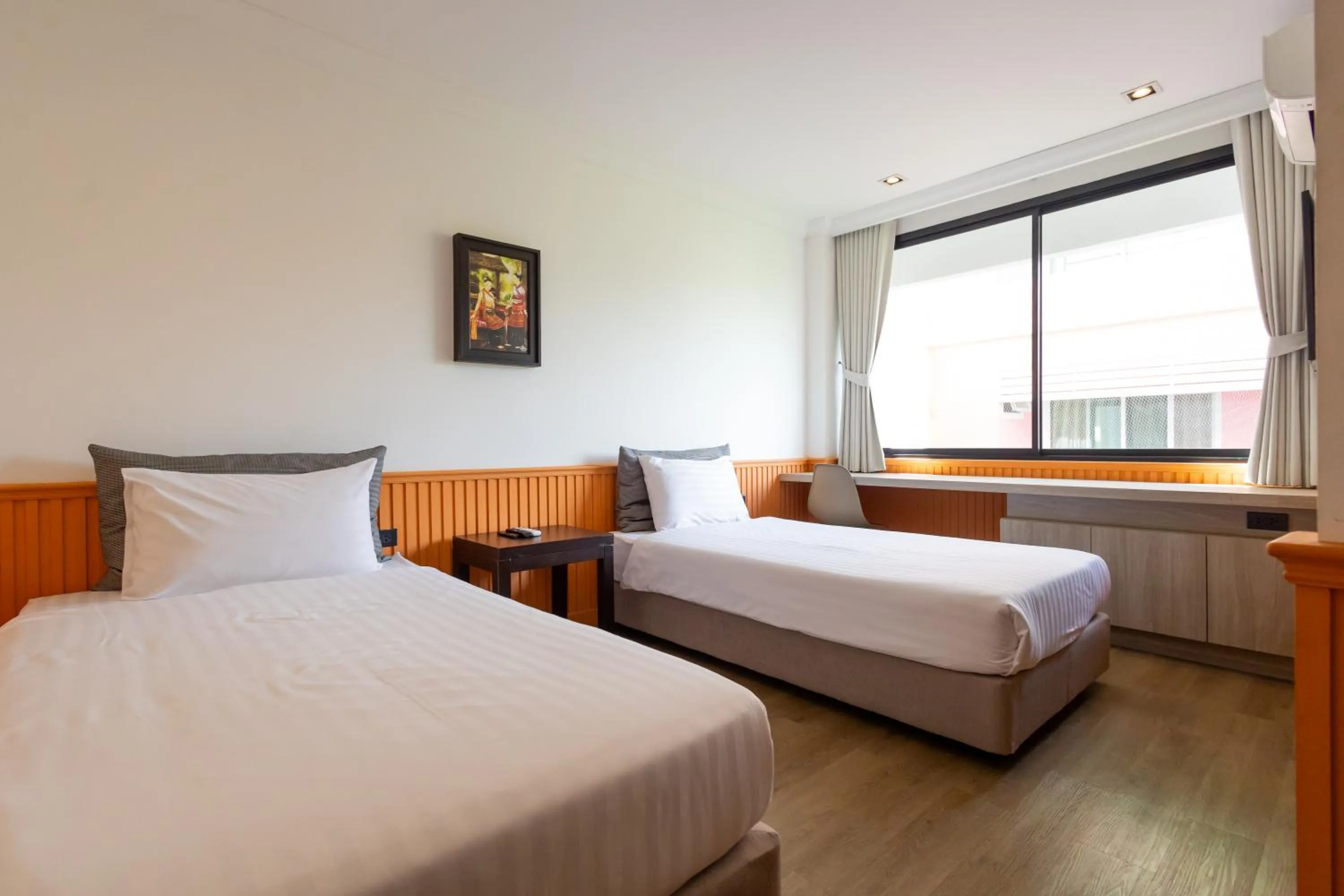 Superior Twin Room in Penpark Place