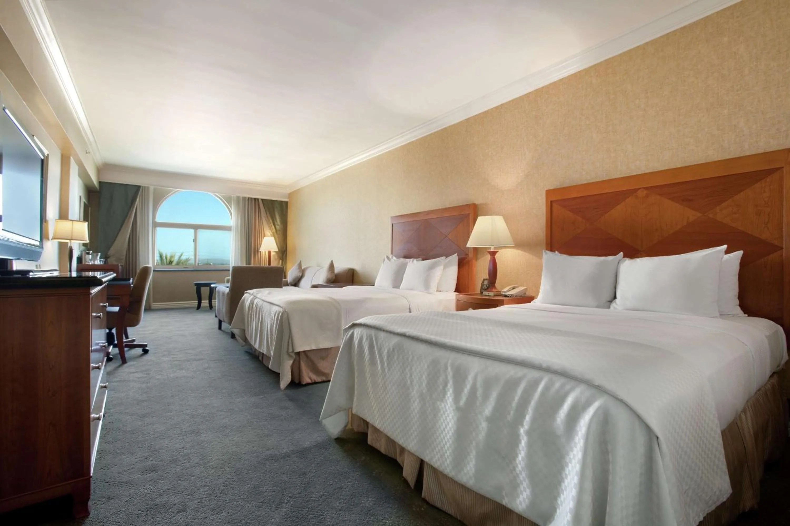 Queen Room with Two Queen Beds and Roll-In Shower - Mobility Access in Hilton Los Angeles/San Gabriel