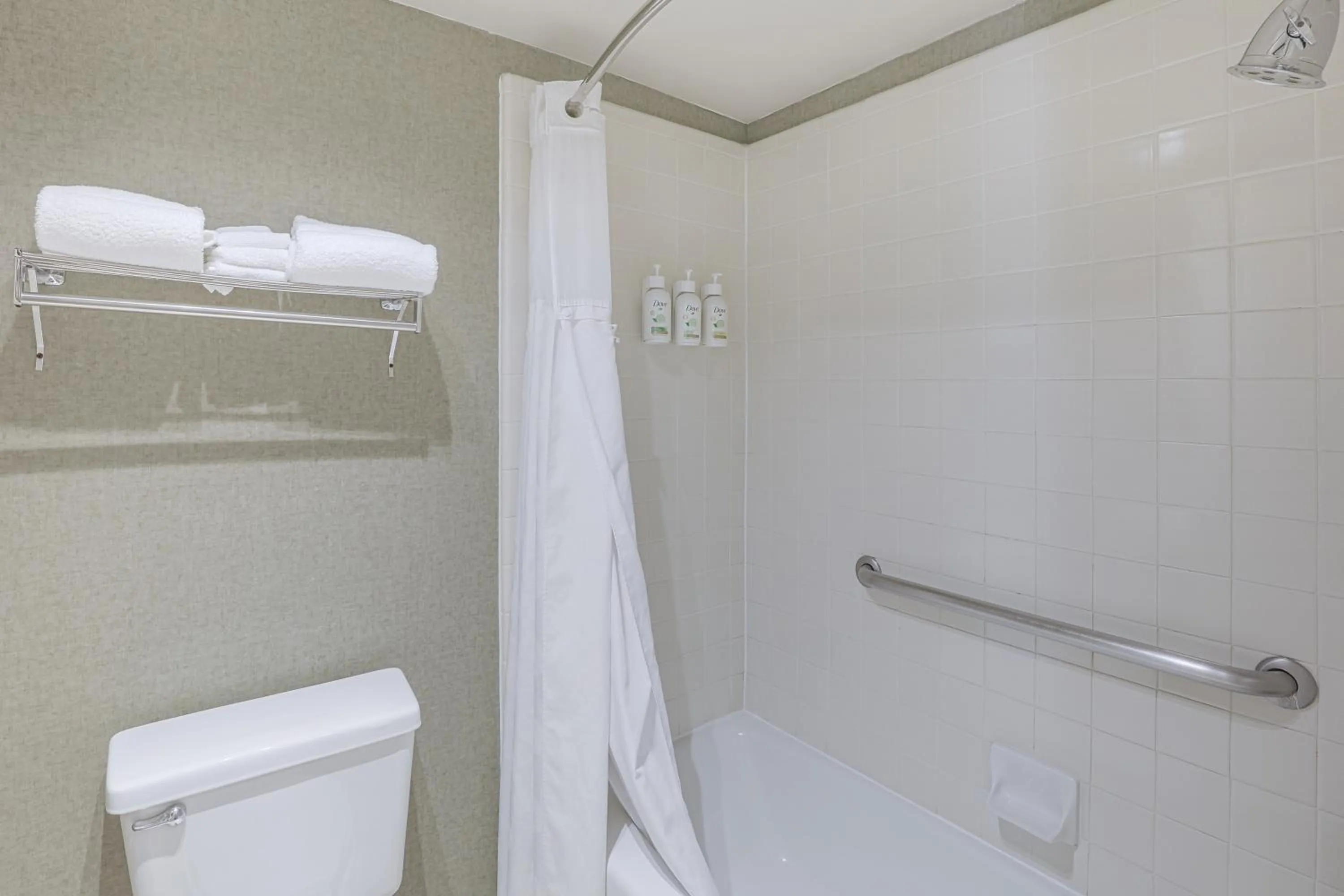 King Room- Non-Smoking in Ramada by Wyndham Costa Mesa/Newport Beach