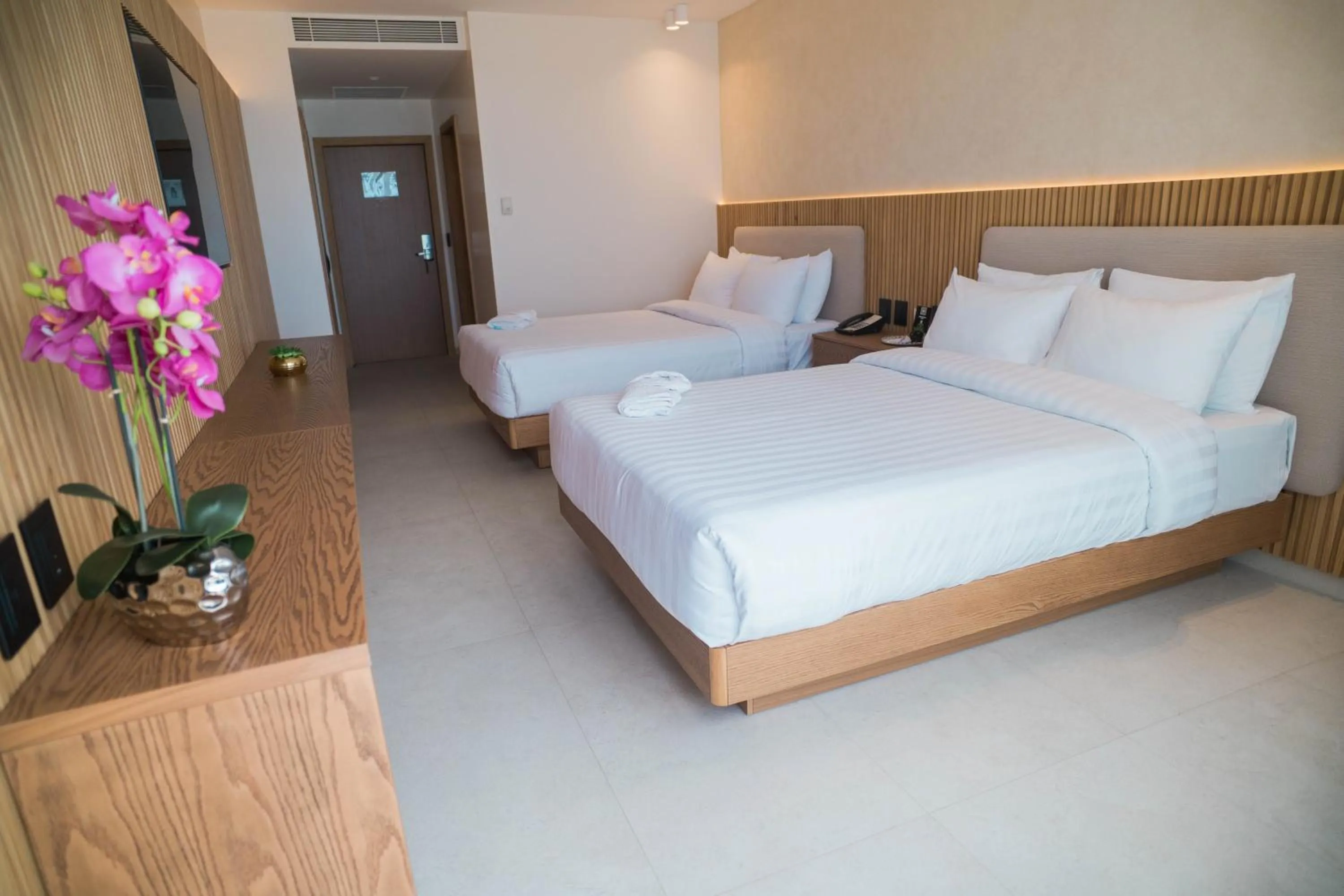 Standard Twin Room in MantaHost Hotel