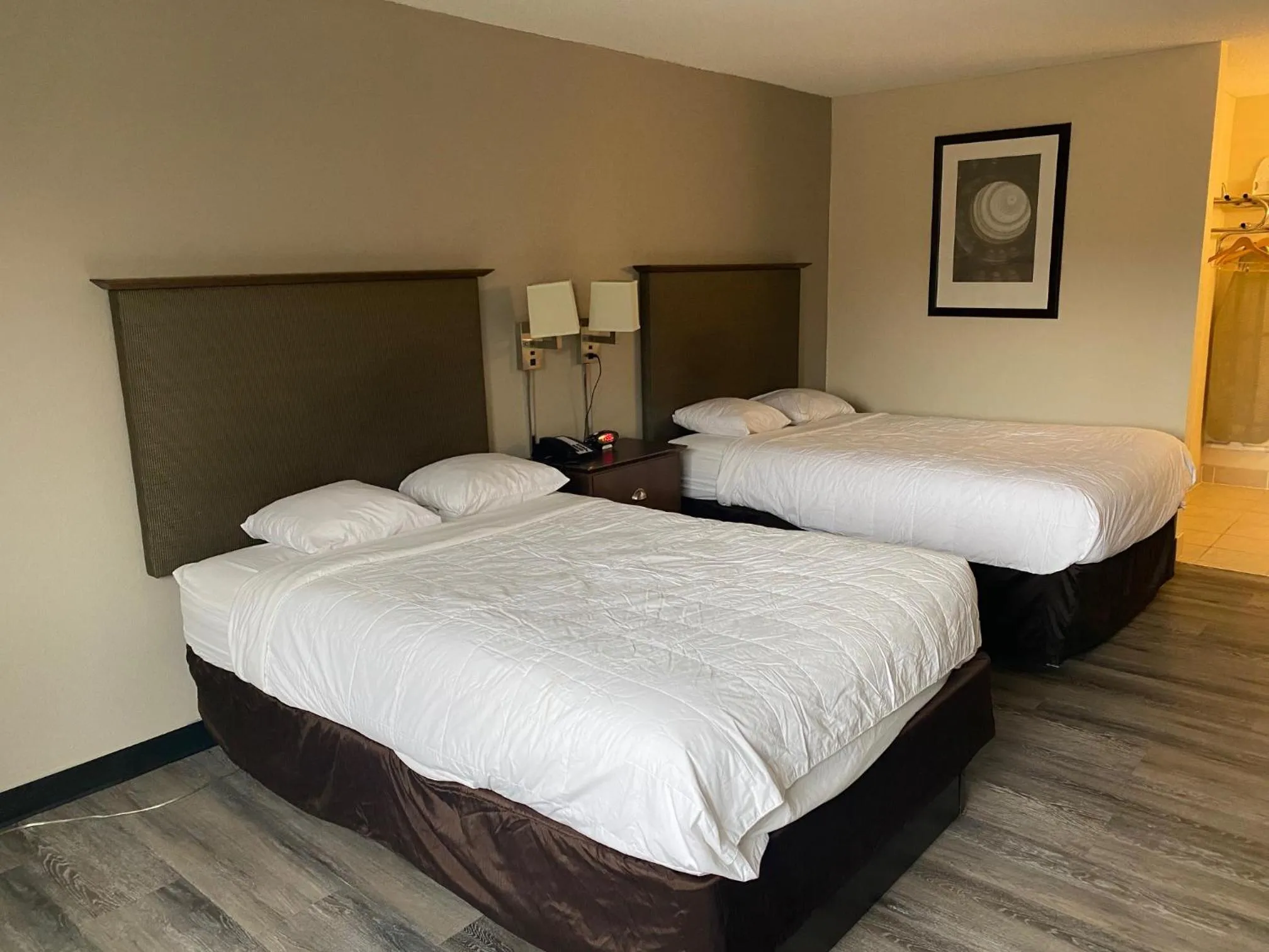 Quadruple Room - Non-Smoking in Motel 6 Rochester, NY - Airport