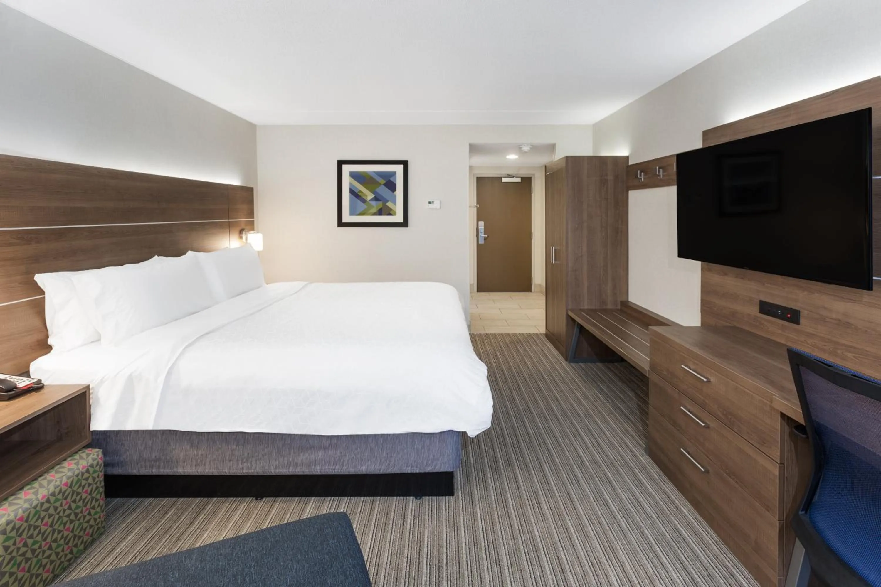 King Room - Mobility Access/Roll in Shower - Non-Smoking in Holiday Inn Express & Suites Tilton by IHG