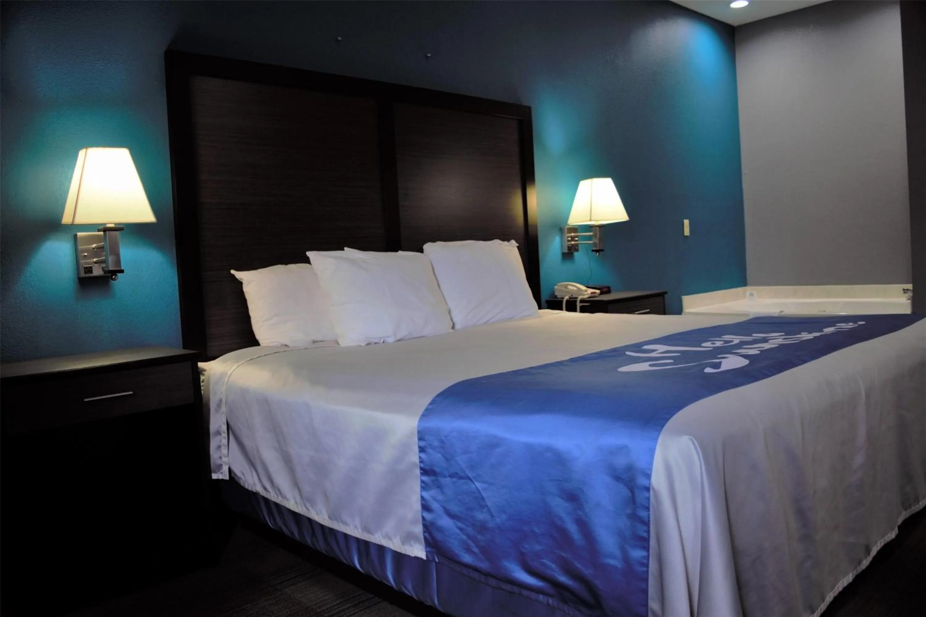 Deluxe King Suite in Days Inn by Wyndham Montgomery