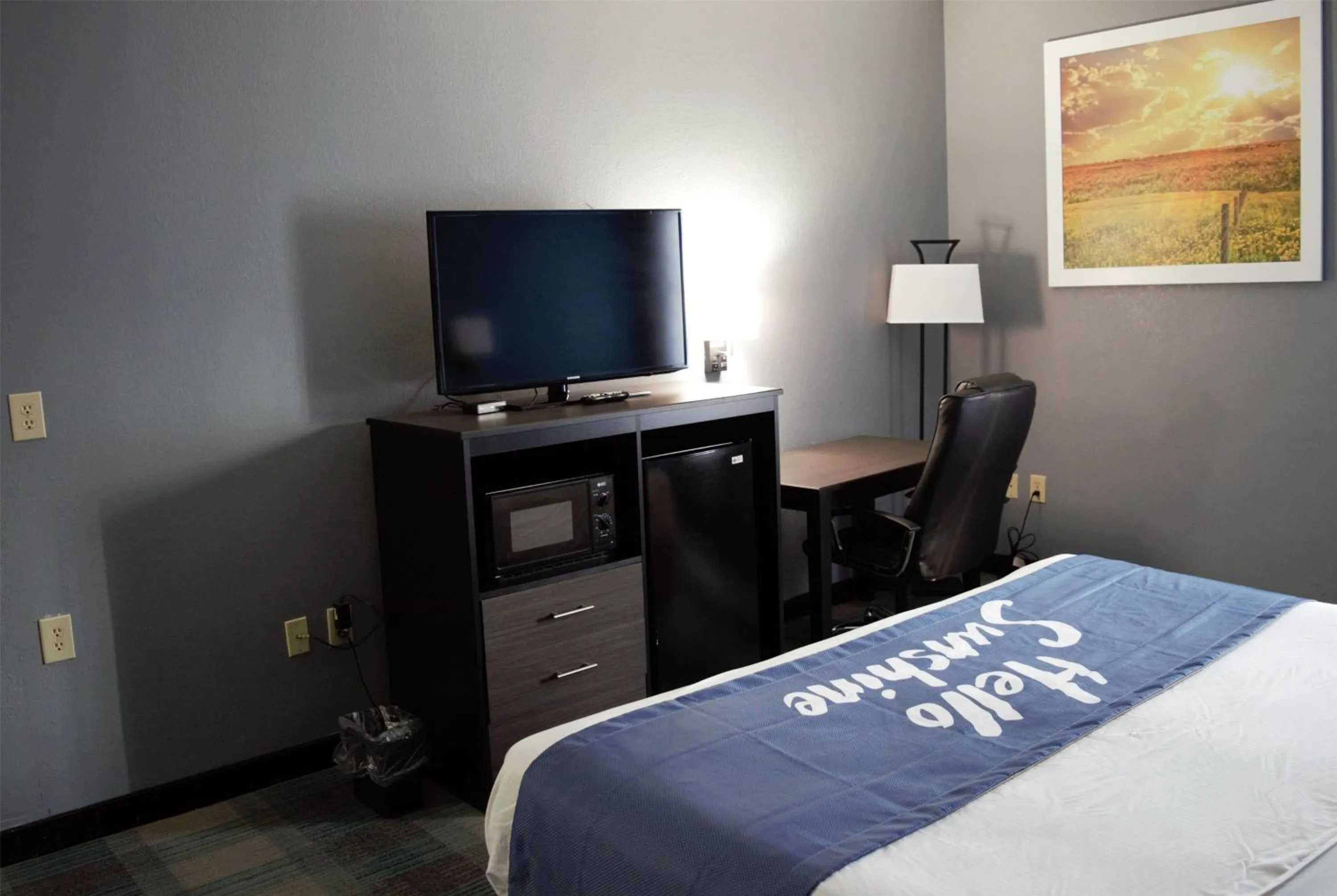 King Room - Non-Smoking in Days Inn by Wyndham Montgomery