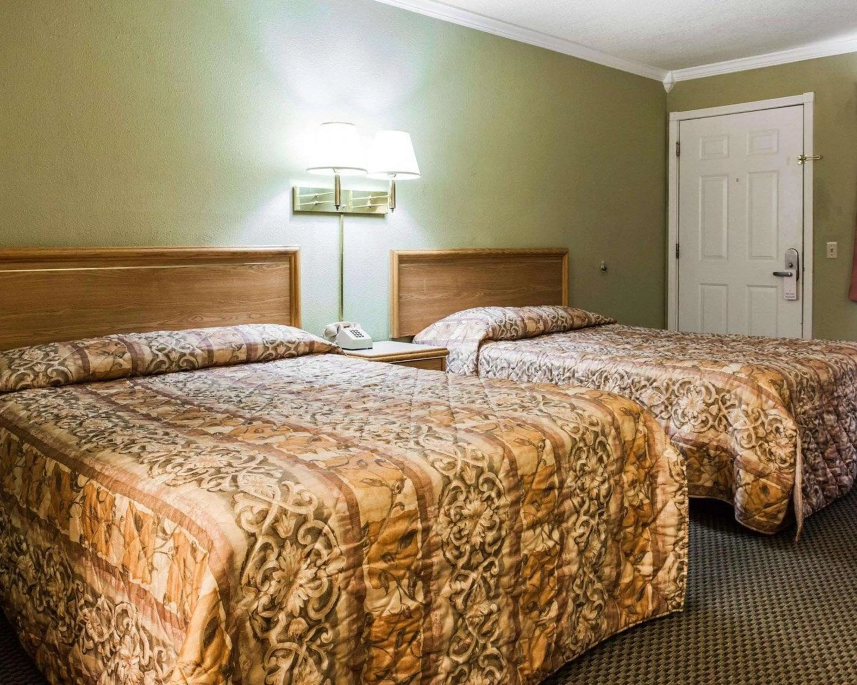 Double Room with Two Double Beds in Rodeway Inn