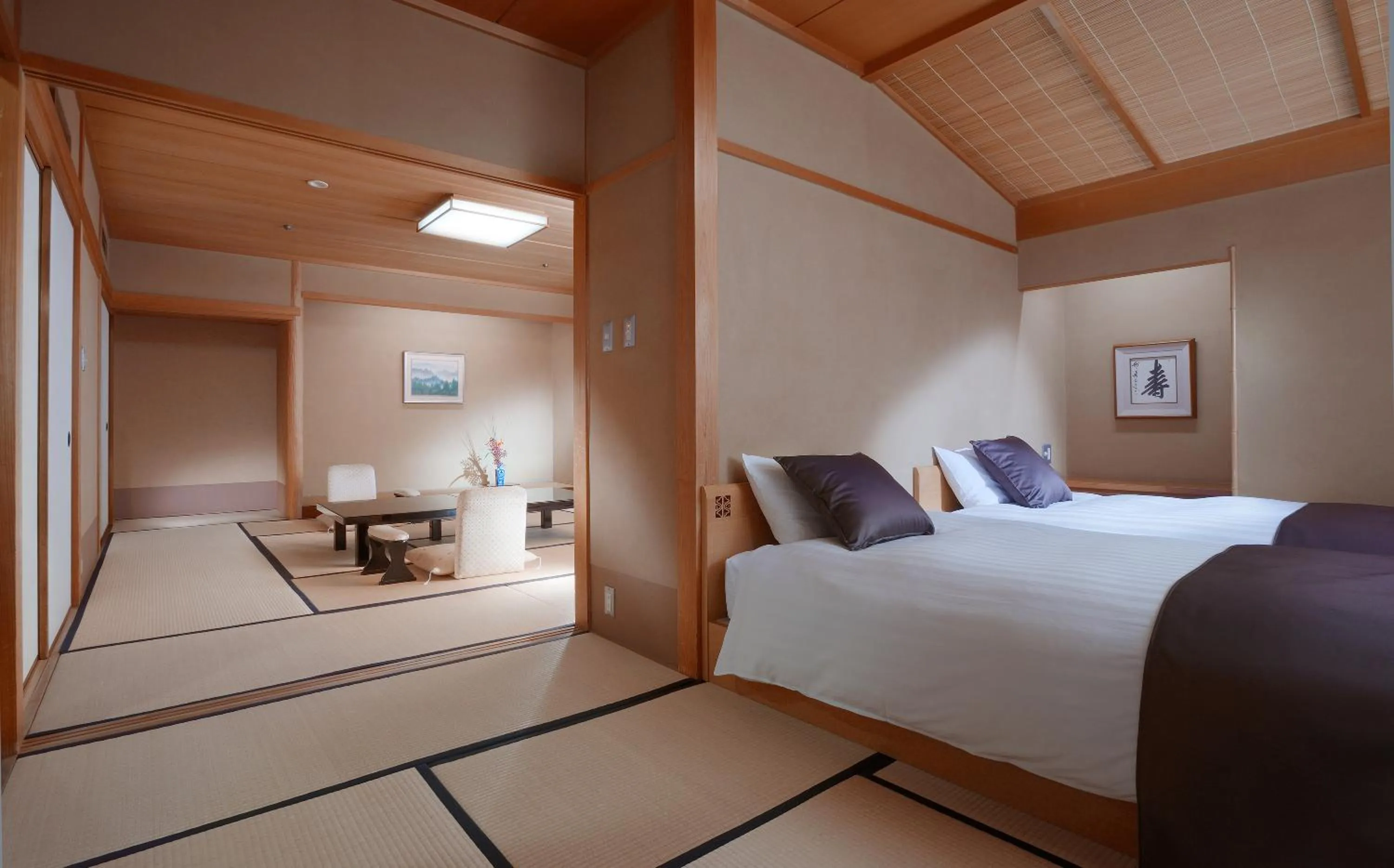 Suite with Tatami Area in Suimeikan