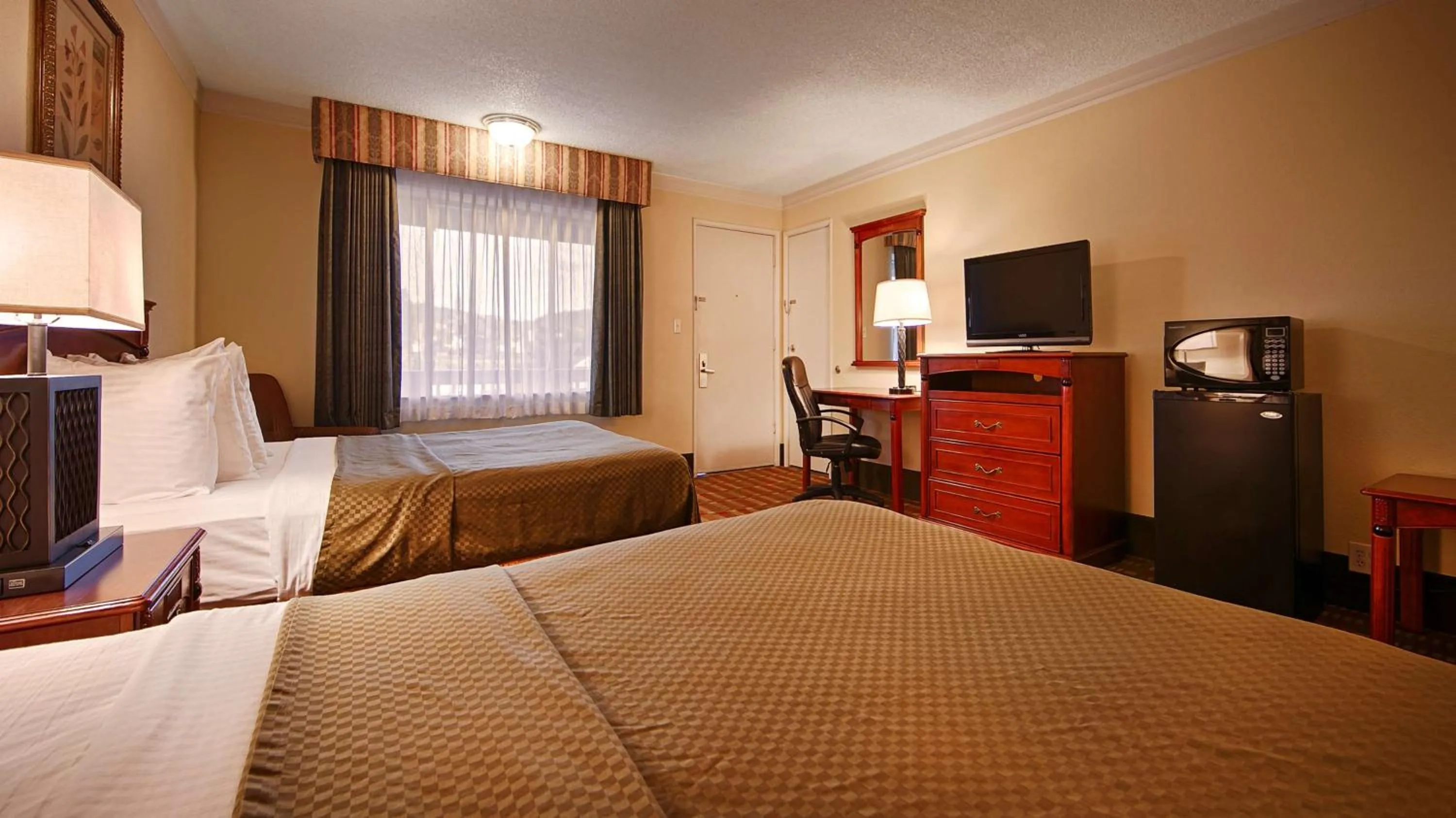 Double Room with Two Double Beds in Best Western Garden Villa Inn