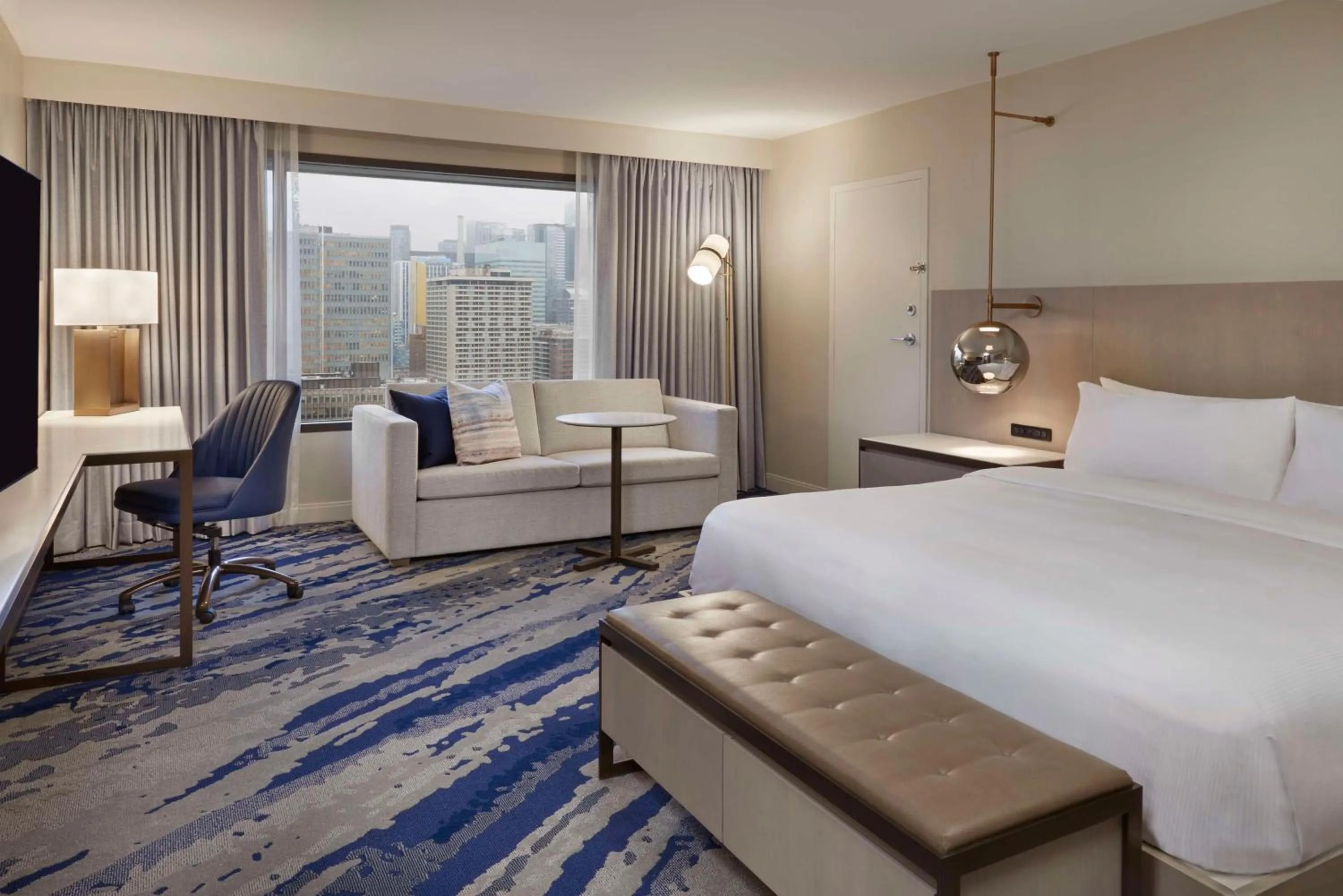 King Room with Sofa Bed - Non-Smoking in Hilton Toronto