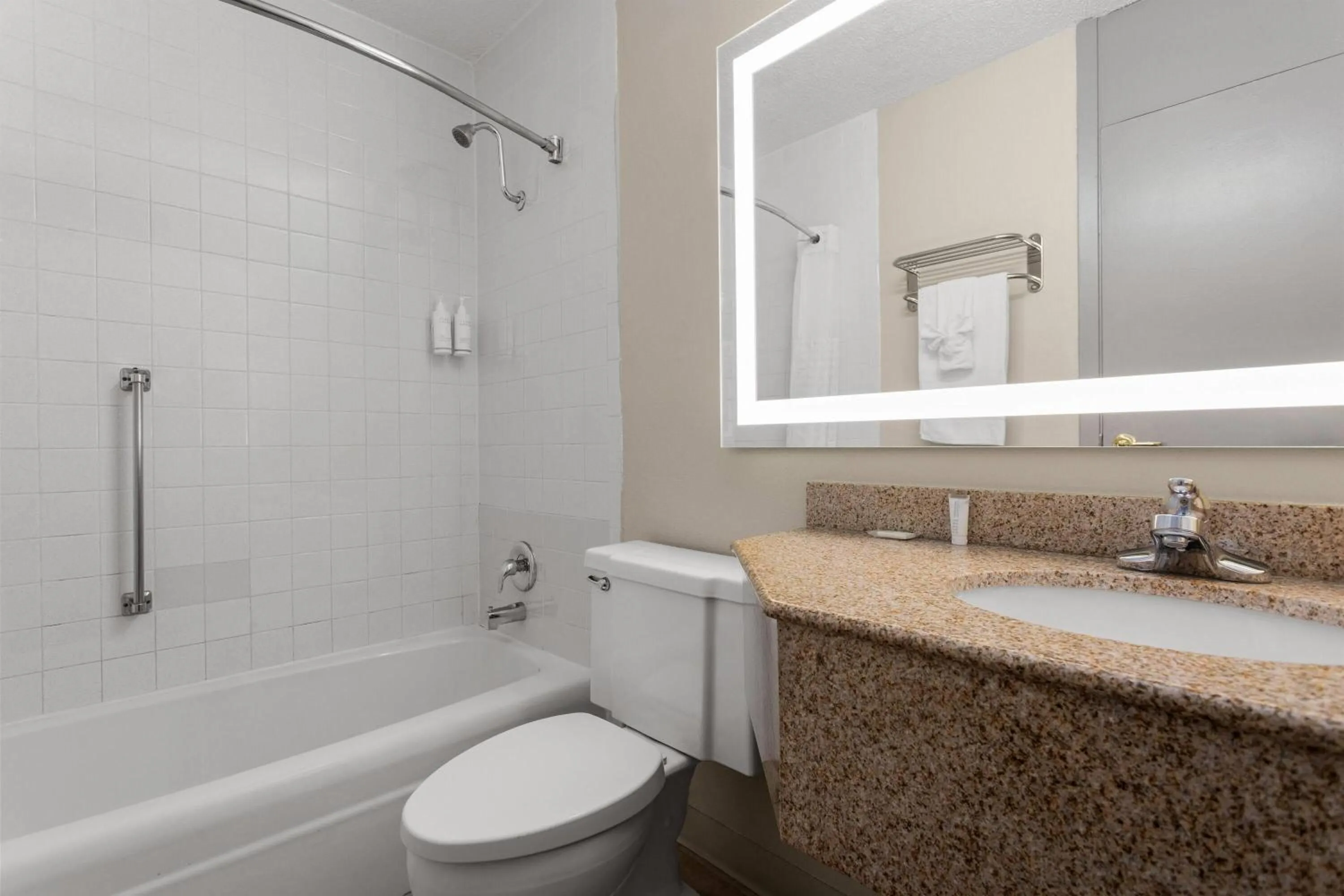 King Room - Non-Smoking in Days Inn and Suites by Wyndham Hammond, IN