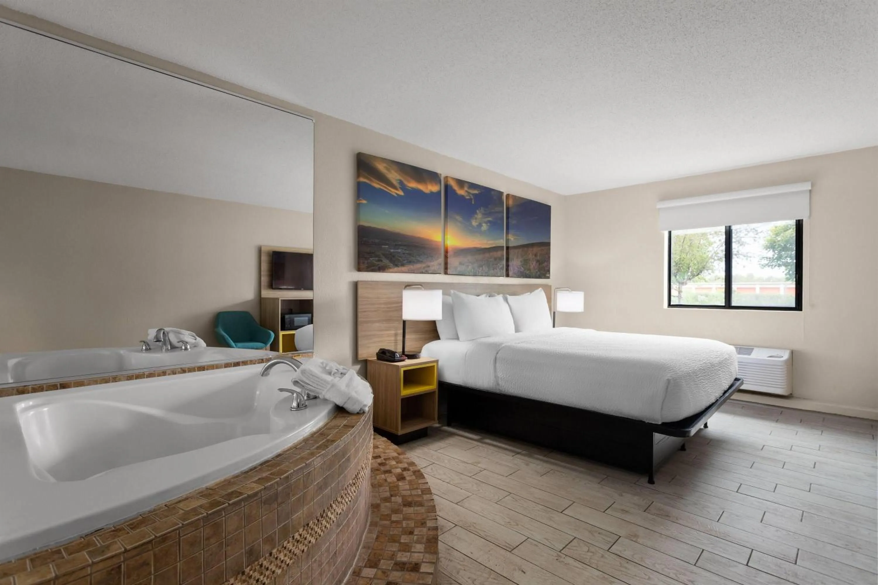 Deluxe King Studio Suite - Non-Smoking in Days Inn and Suites by Wyndham Hammond, IN