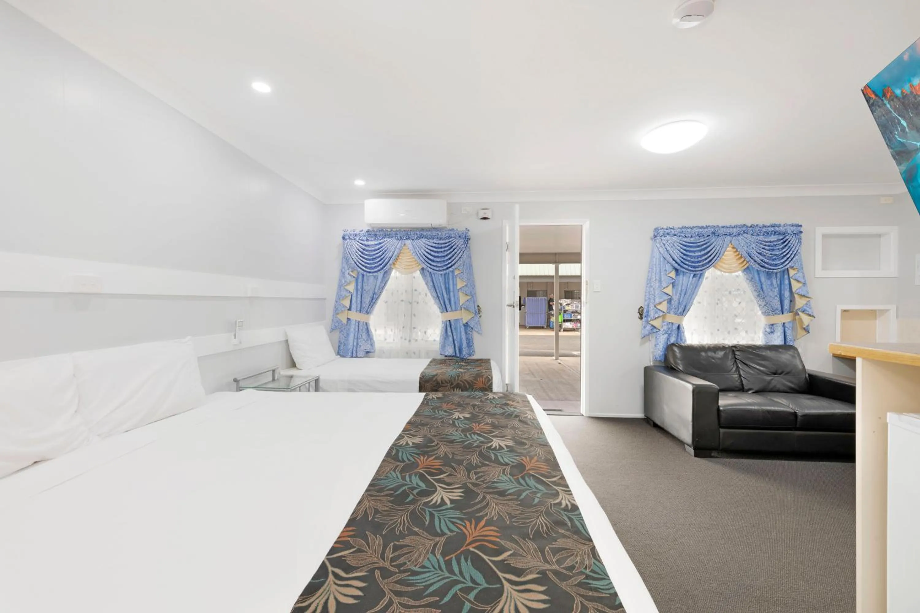 Executive Room with One King + One Single Bed in Best Western Bundaberg City Motor Inn