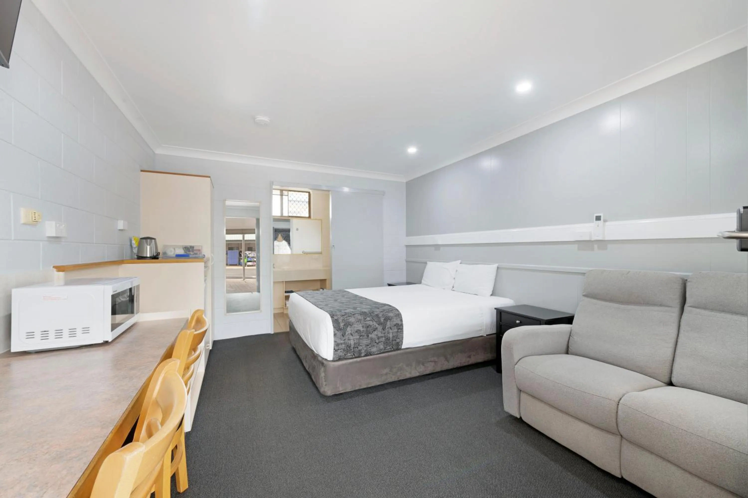 Deluxe Queen Room in Best Western Bundaberg City Motor Inn