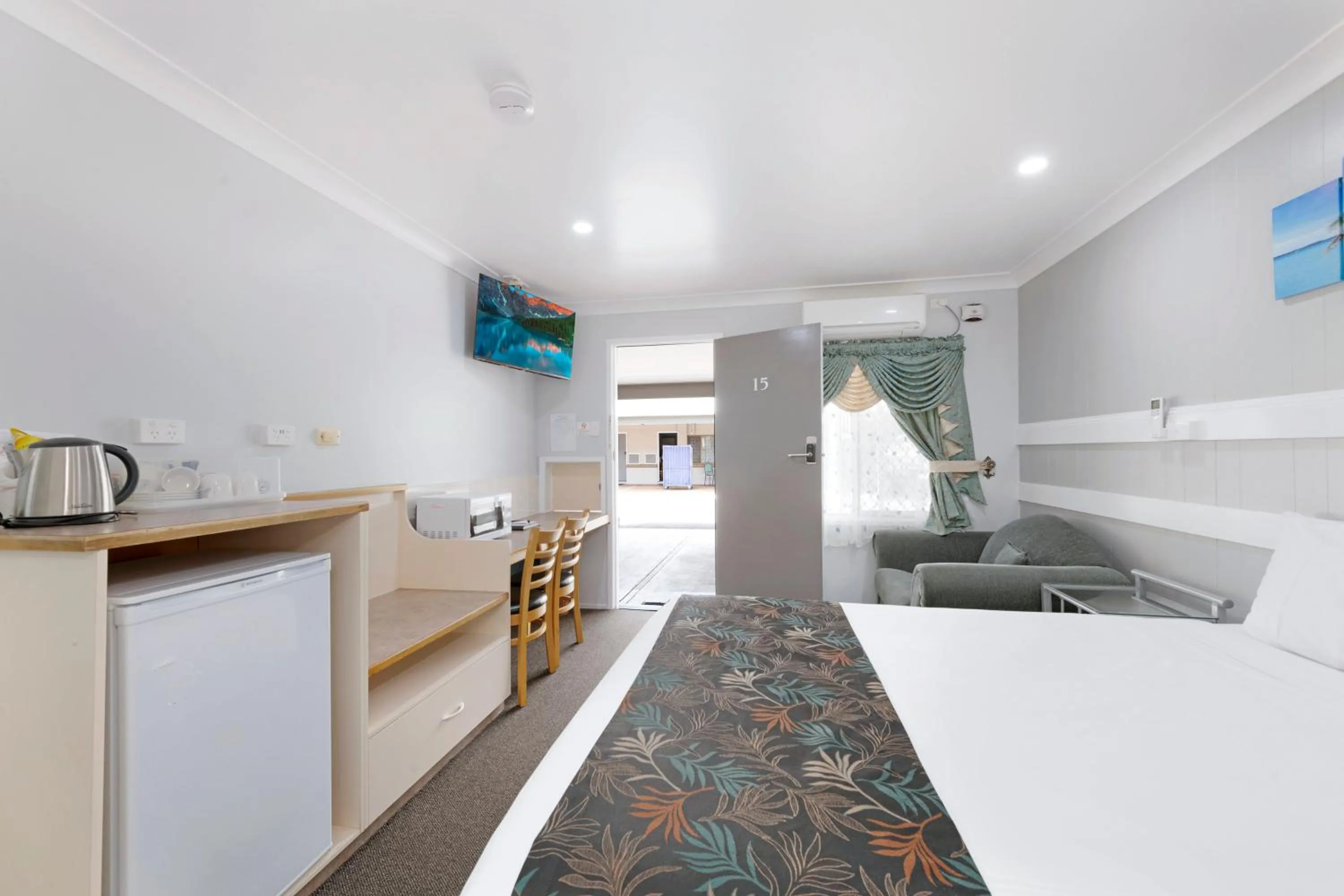 Two-Bedroom Family Room with Two Queen Beds in Best Western Bundaberg City Motor Inn