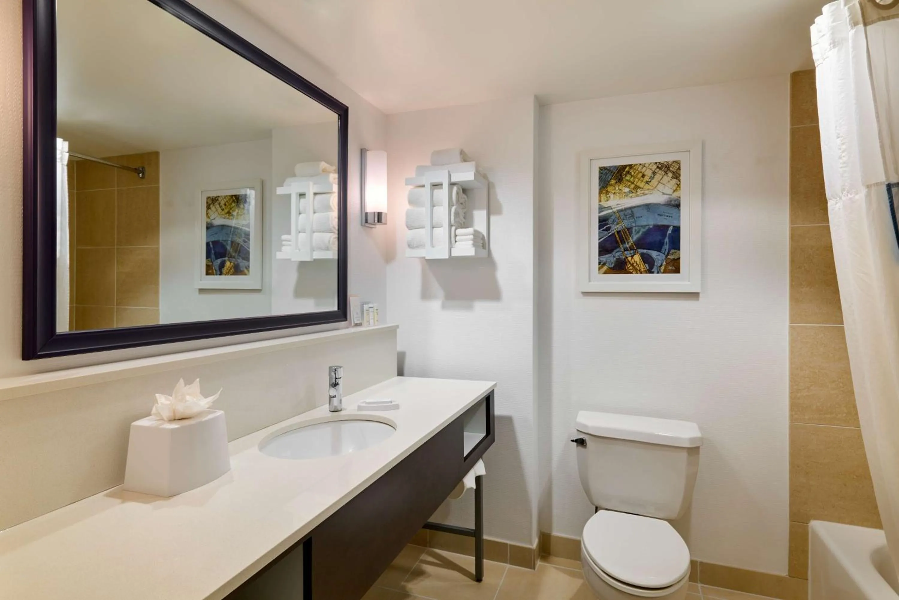 King Room with City View - High Floor in Hampton Inn Washington DC - Convention Center