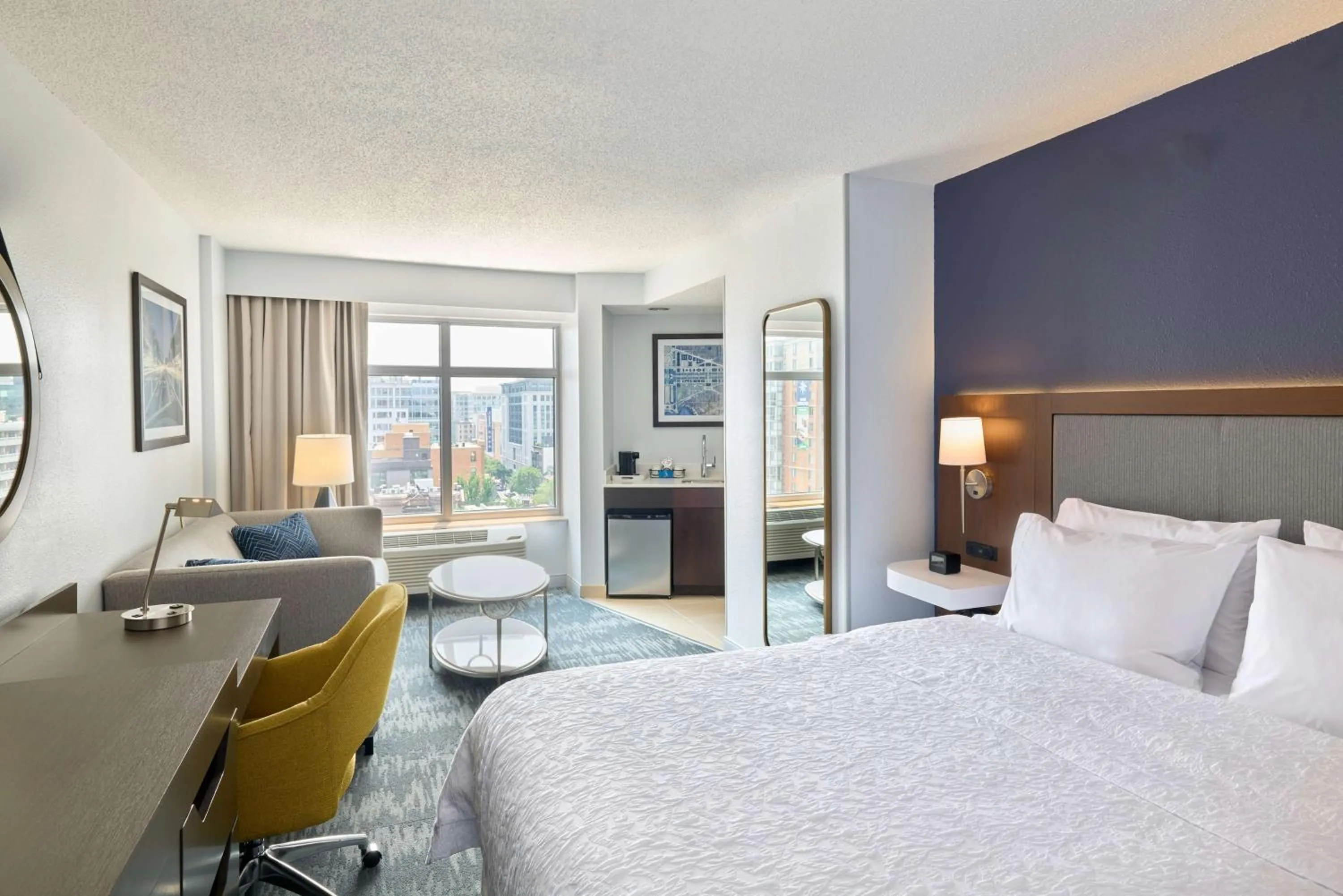 King Studio with Sofa Bed - Non-Smoking in Hampton Inn Washington DC - Convention Center