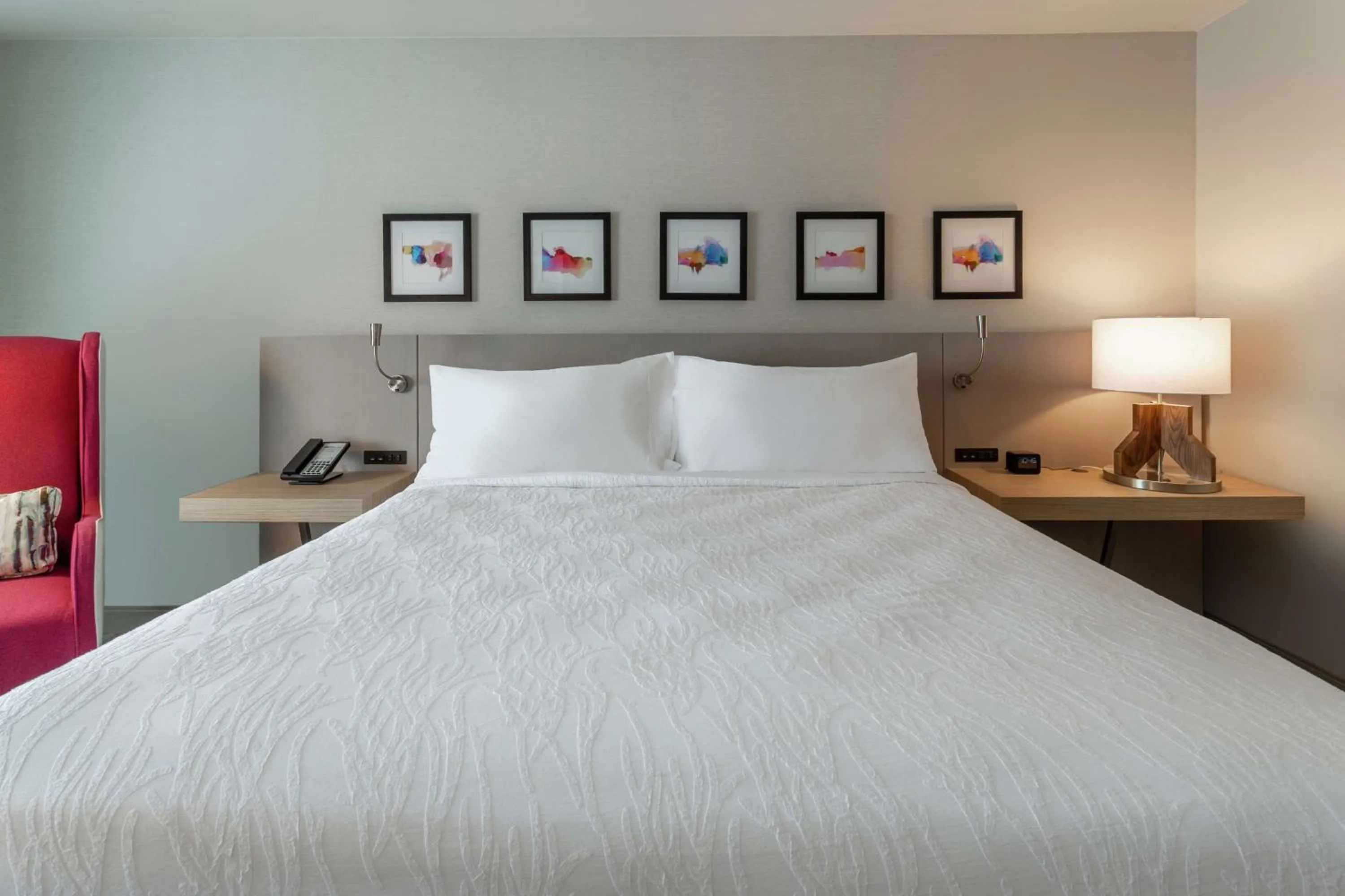 King Room in Hilton Garden Inn Evanston