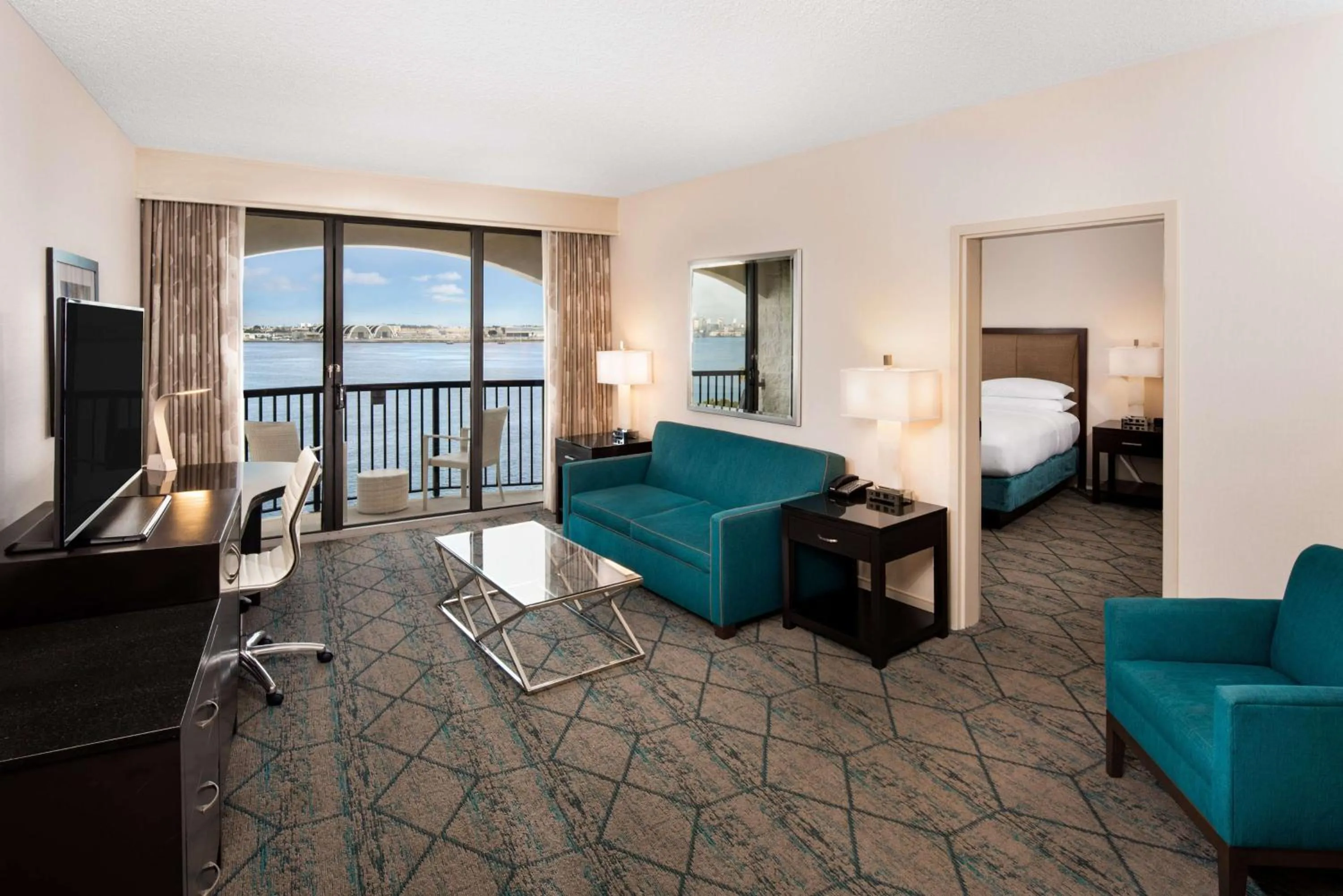 One-Bedroom King Suite with Harbor View in Hilton San Diego Airport/Harbor Island