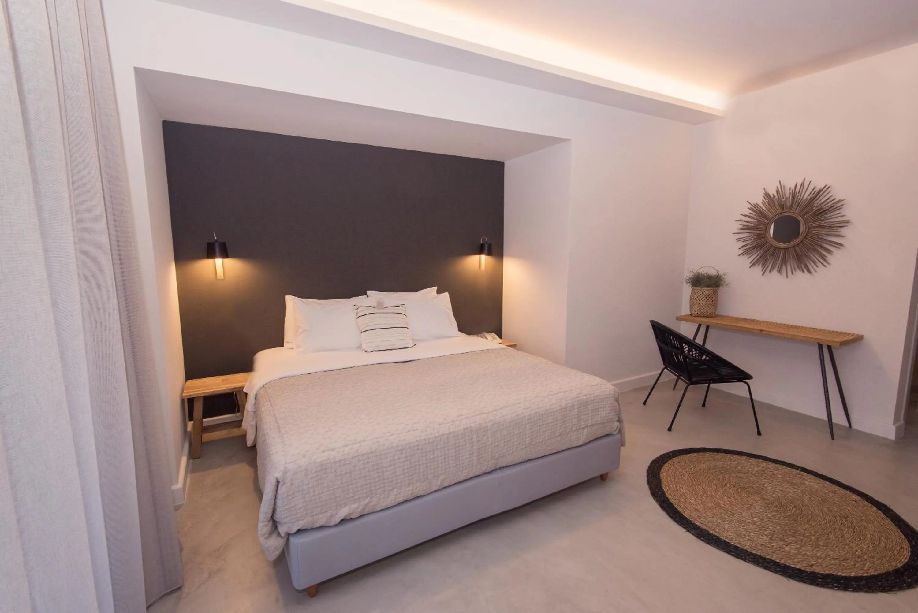 Elegant double sea view with private pool in Crystal Waters