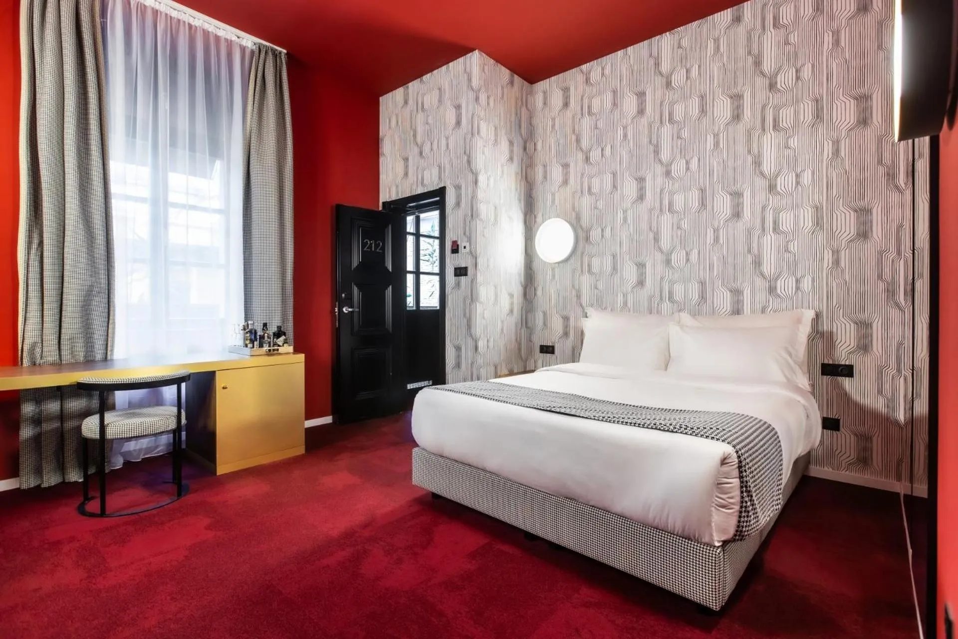 Deluxe Queen Room in Stories Boutique Hotel