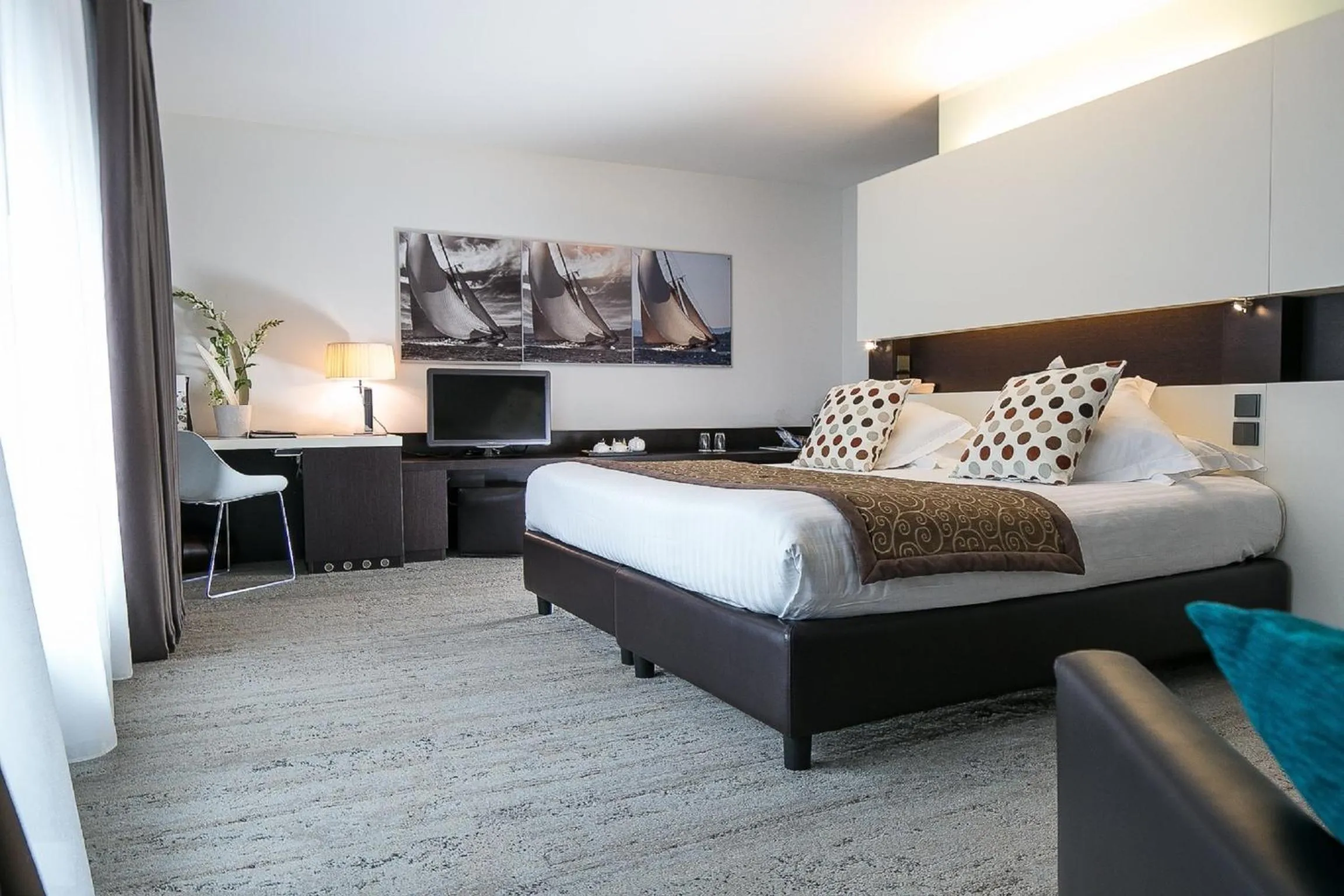 Deluxe Double Room with Terrace Street View in Royal Antibes - Luxury Hotel, Résidence, Beach & Spa