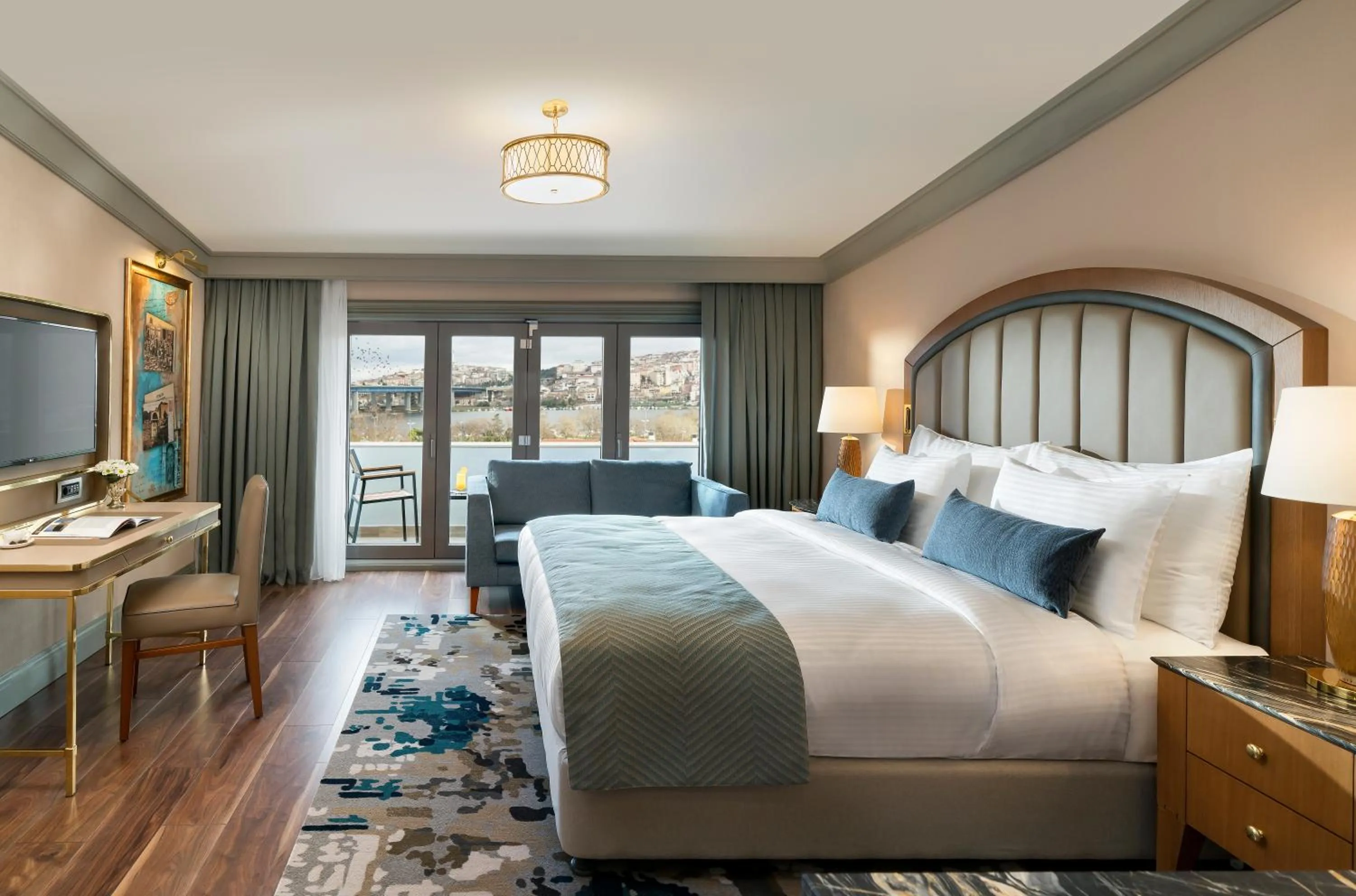 Junior Suite in Millennium Istanbul Golden Horn