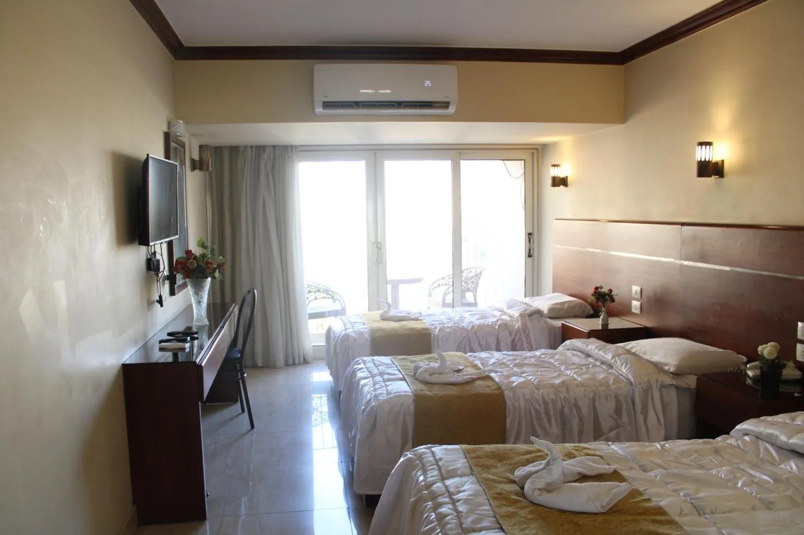 Deluxe Triple Room with Nile View in Pharaohs Hotel