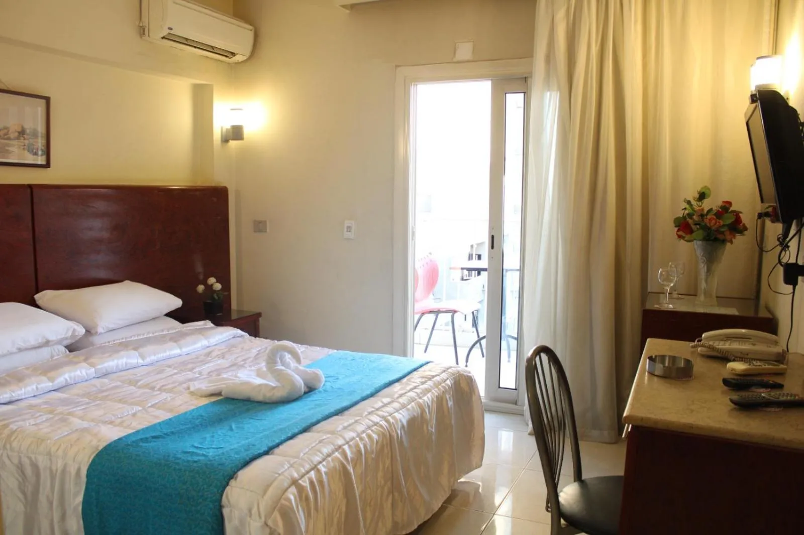 Deluxe Single Room - single occupancy in Pharaohs Hotel