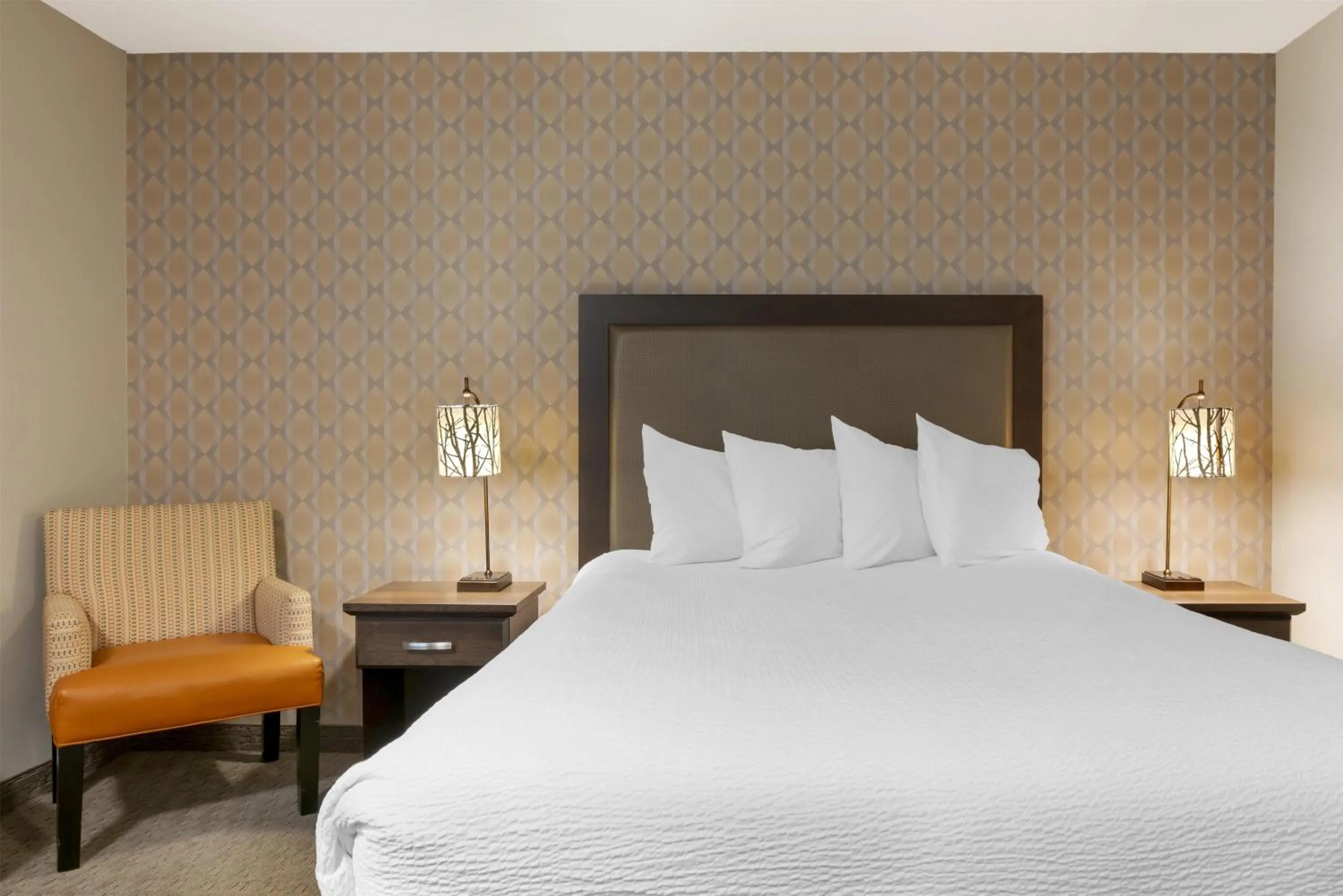 Partially Divided Two-Bedroom Queen Suite in Best Western Plus Country Meadows Inn