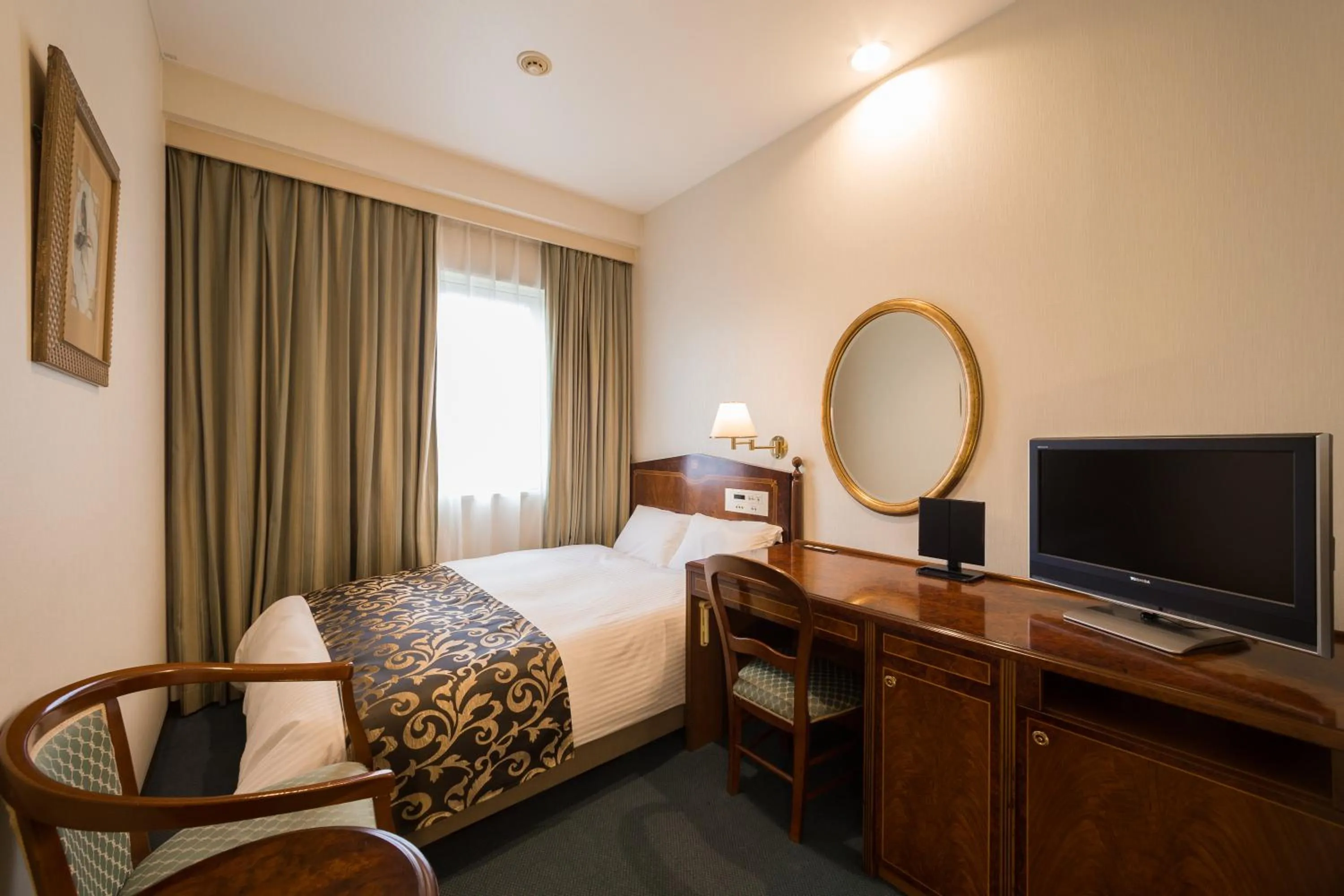 Double Room with Small Double Bed - Smoking in Dukes Hotel Nakasu