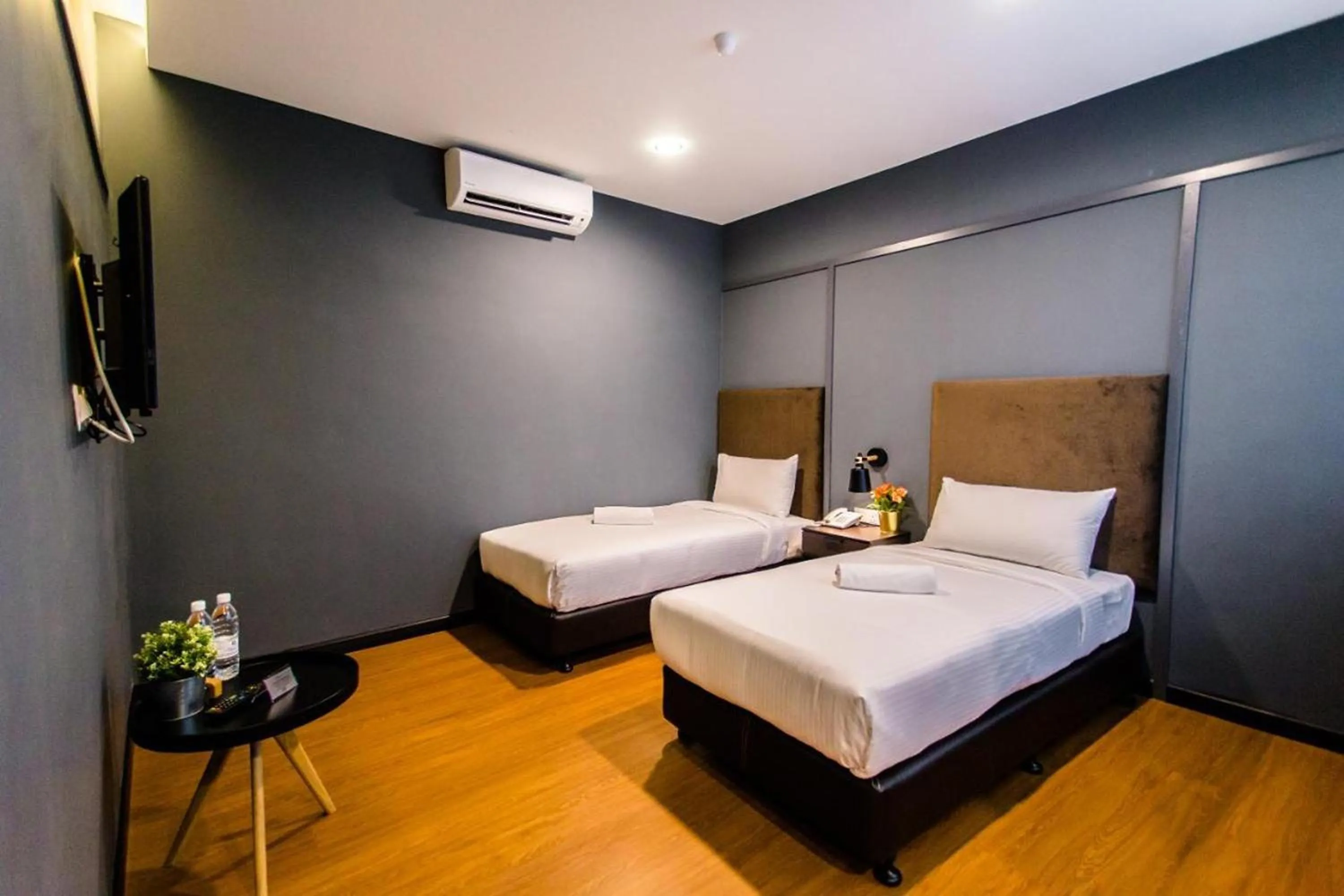 Deluxe Twin Room in Jenjarom Boutique Hotel