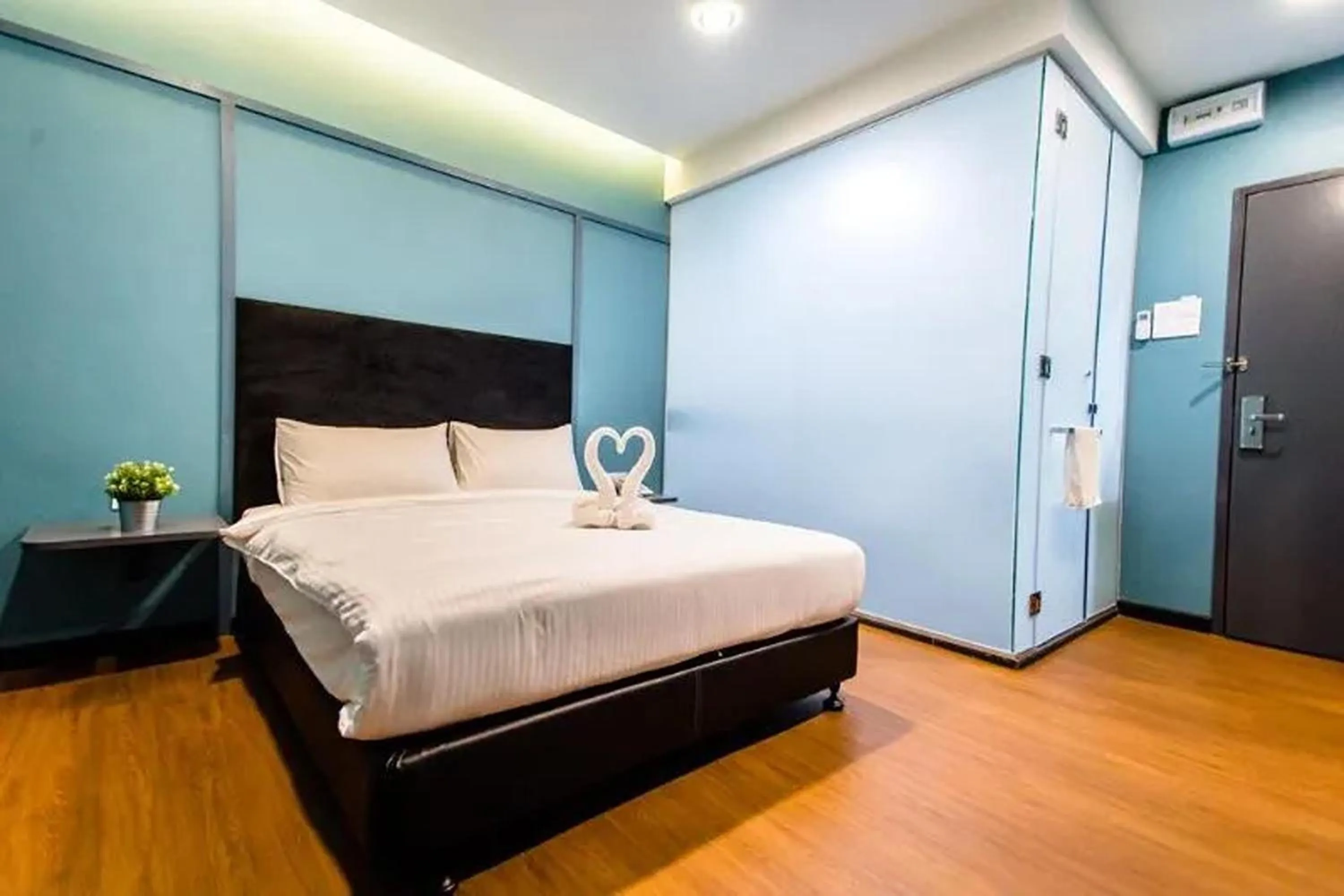 The Dynasty Room (Triple)(DX Q + S) in Jenjarom Boutique Hotel