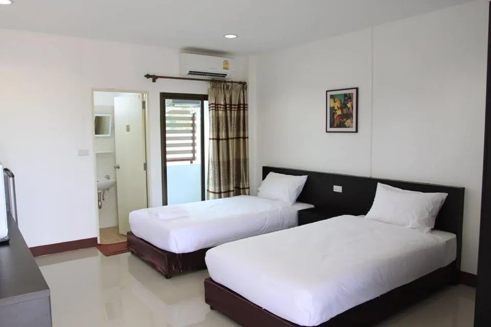 Standard Twin Room in Metha Palace