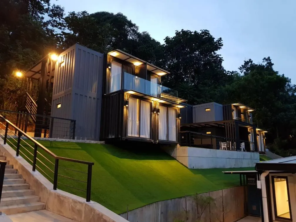 Triple Room with Balcony in Casa Hill Resort