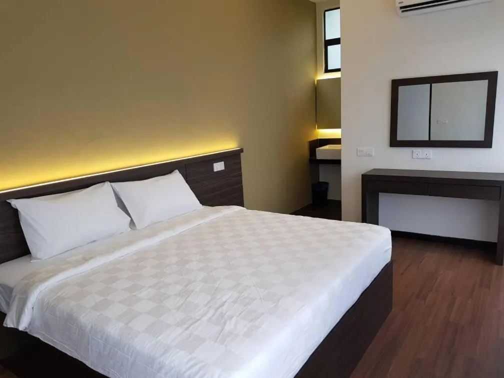 Deluxe King Room in Casa Hill Resort