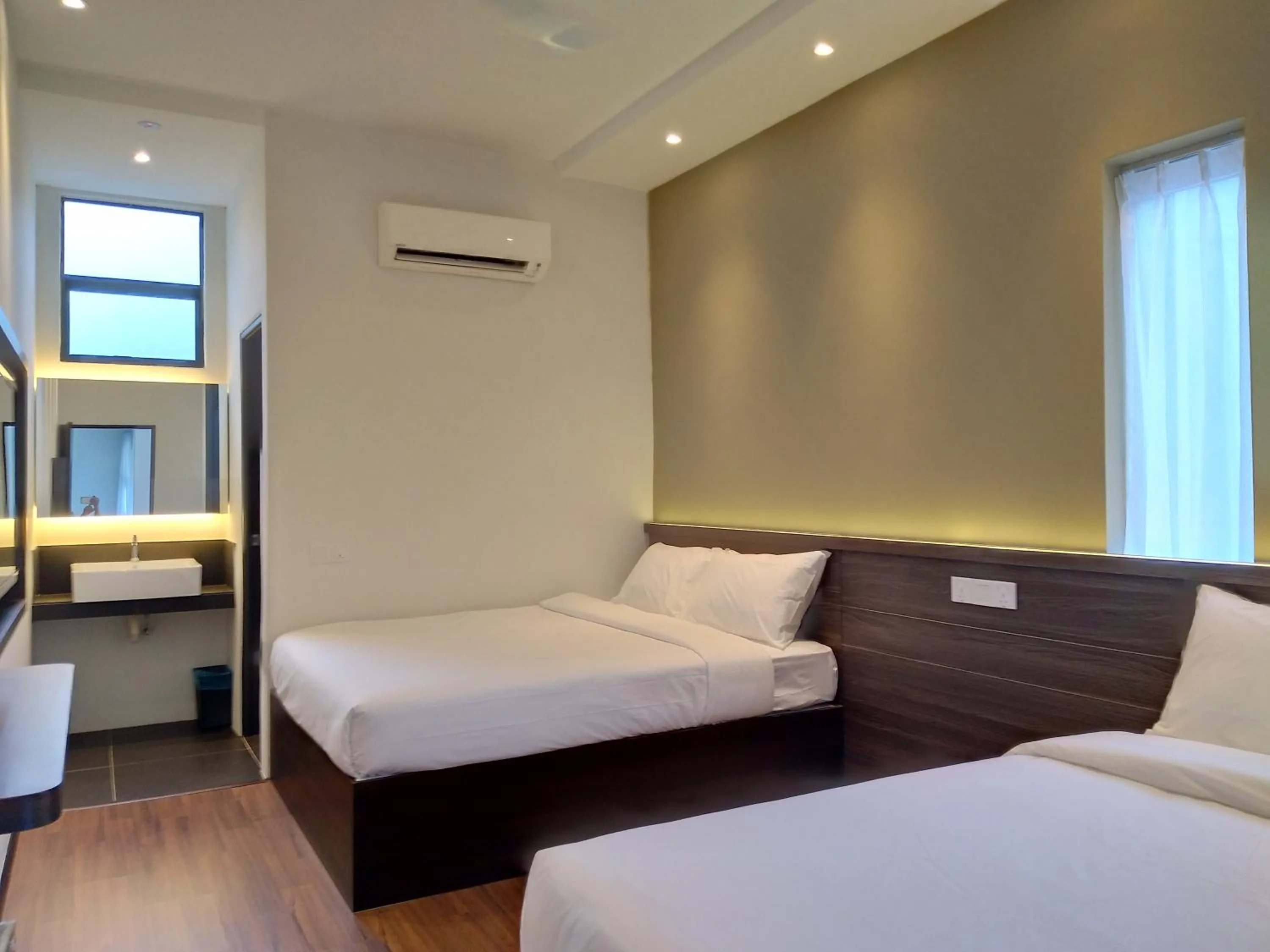 Deluxe Double Room with Two Double Beds in Casa Hill Resort