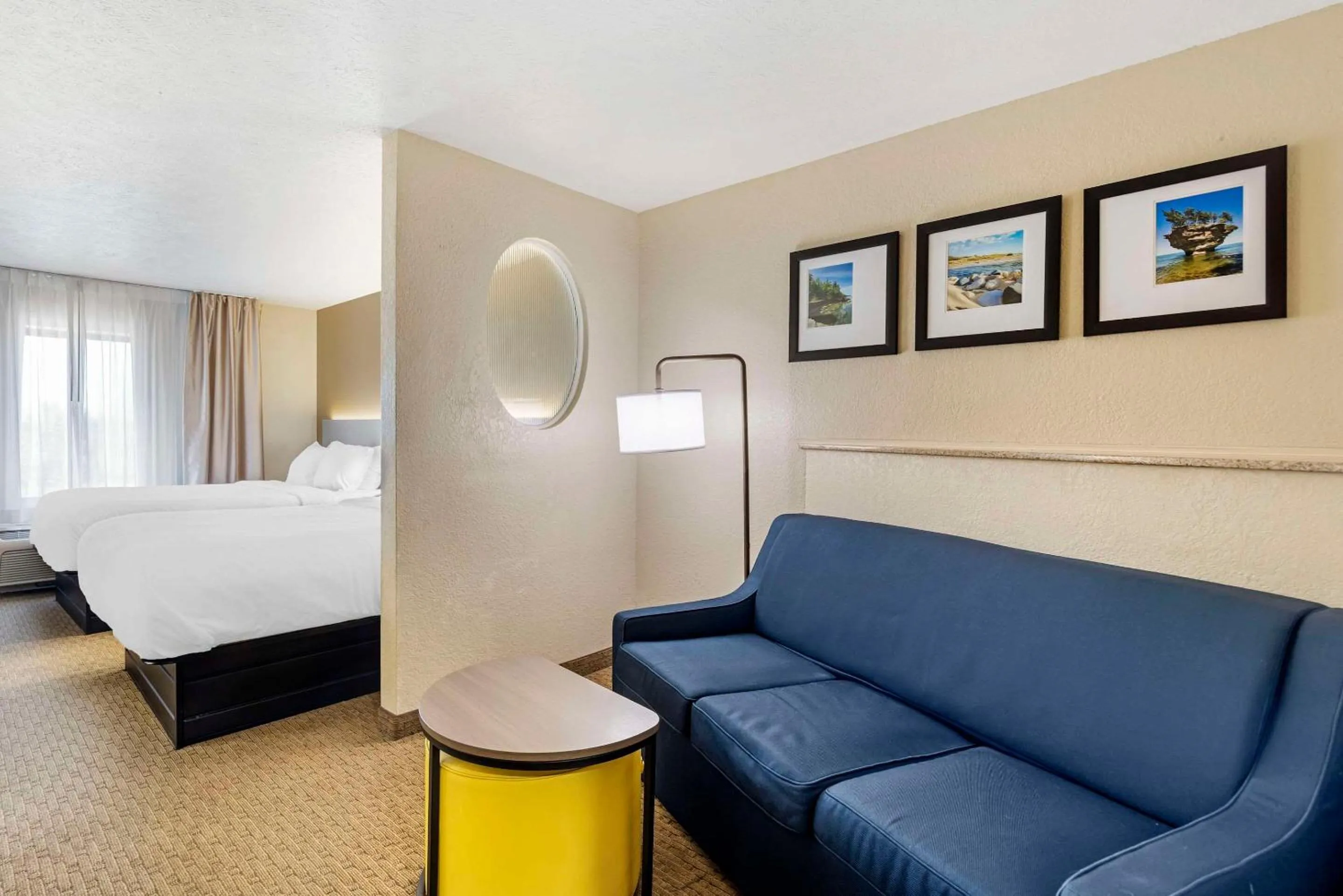 King Suite - Non-Smoking in Comfort Suites Merrillville near US 30