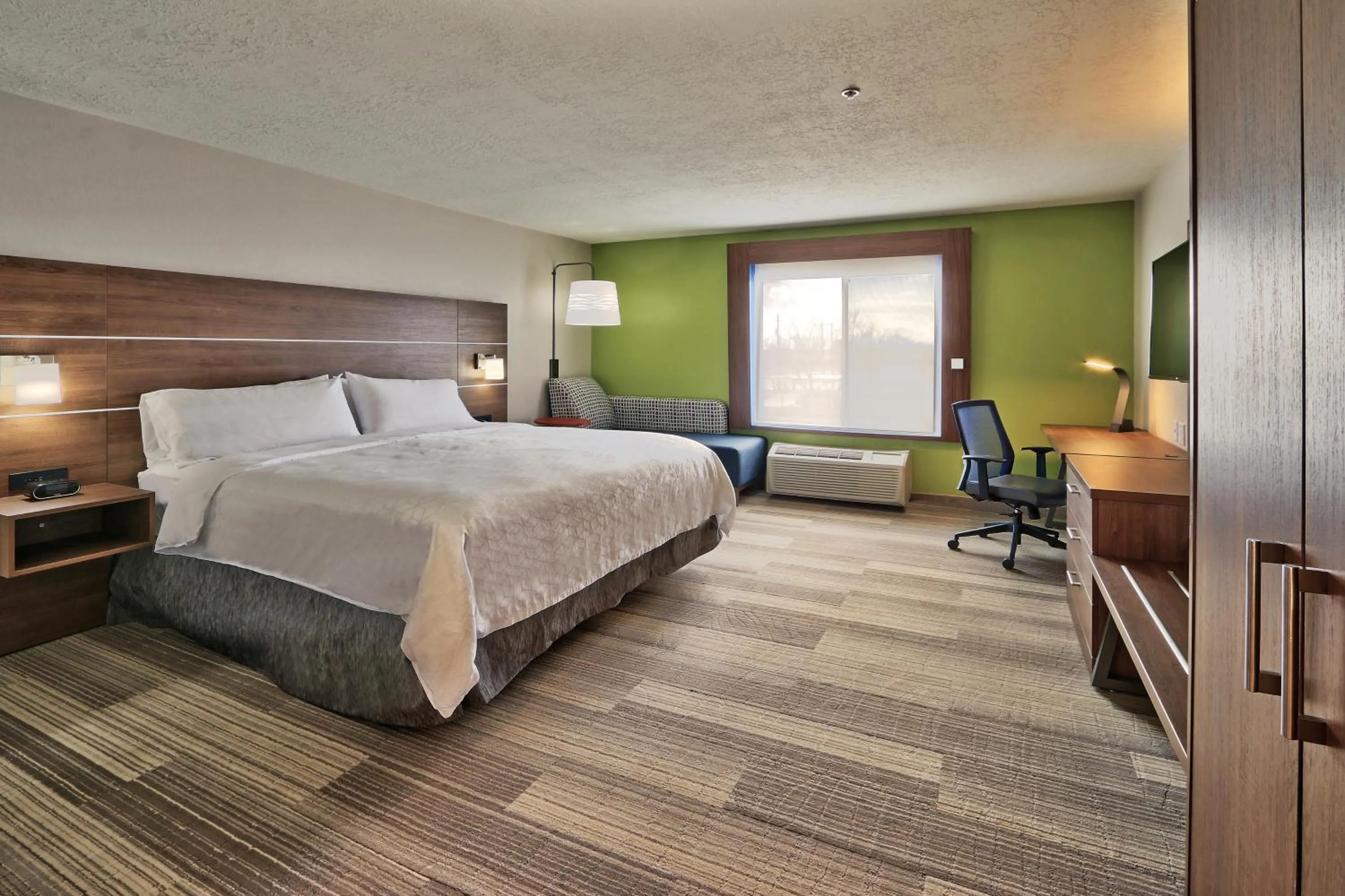 King Room - Mobility Access/Roll in Shower - Non-Smoking in Holiday Inn Express Socorro by IHG