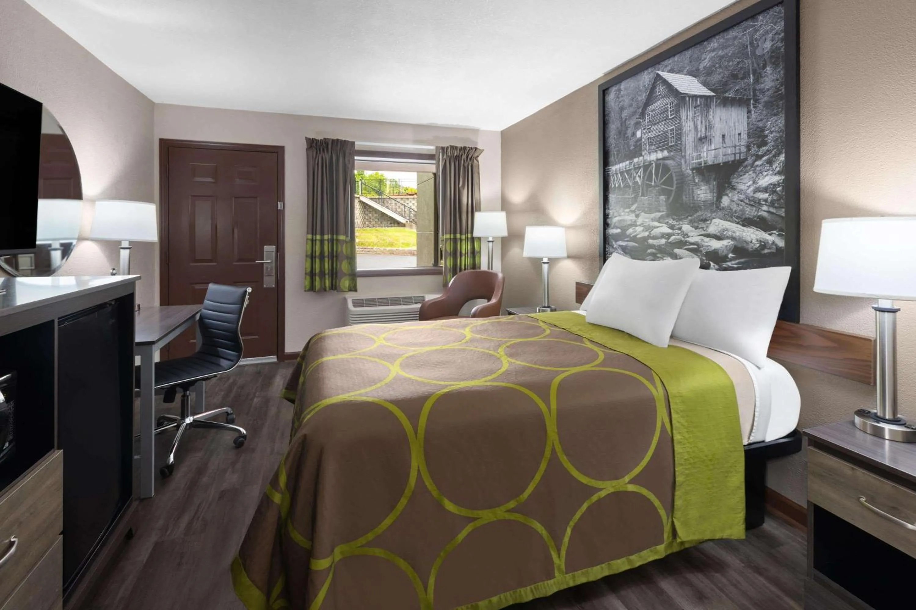 2 Double Beds, Smoking in Super 8 by Wyndham Bridgeport/Clarksburg Area