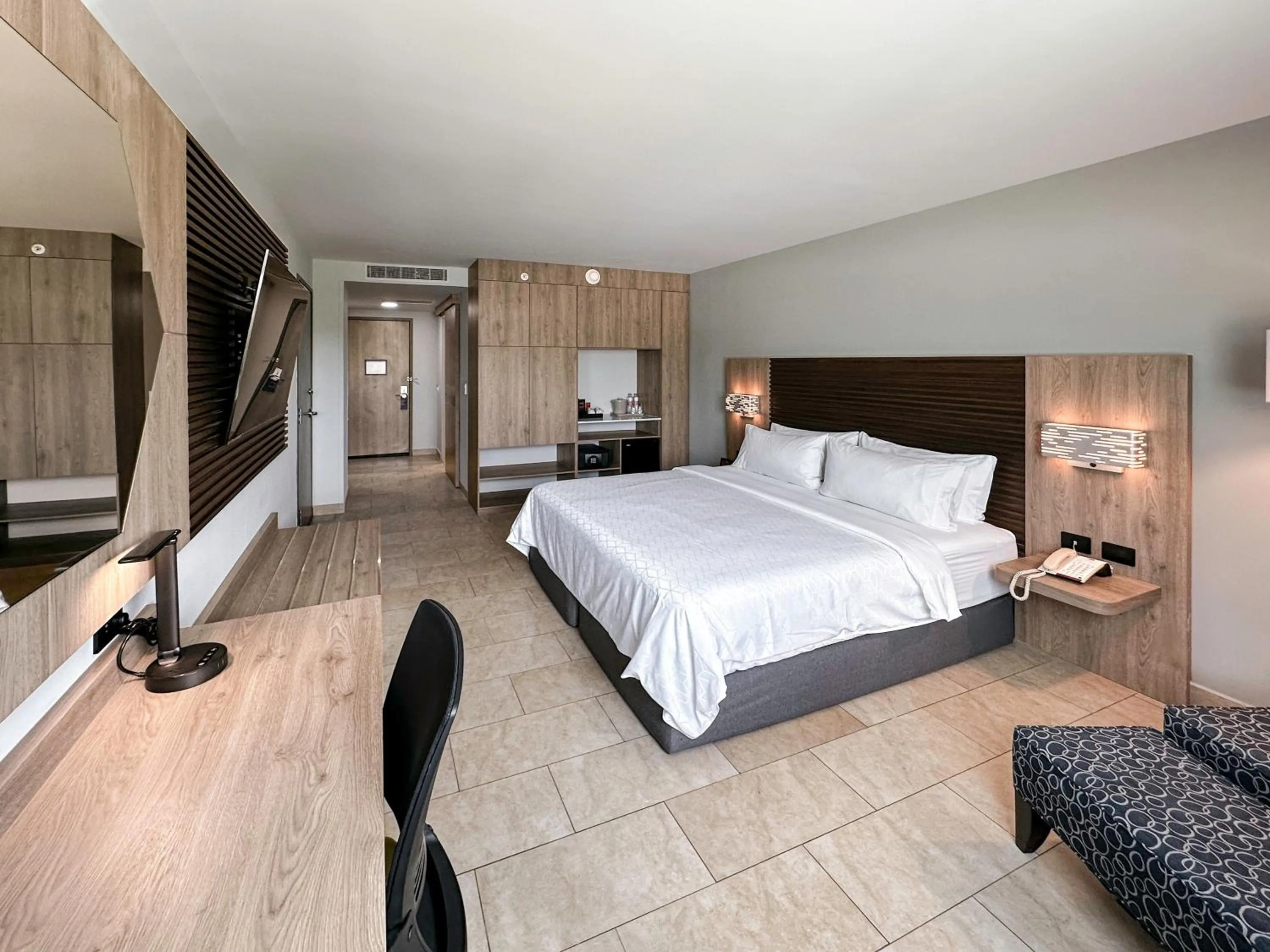Standard King Room - Accessible in Holiday Inn Express Mérida by IHG