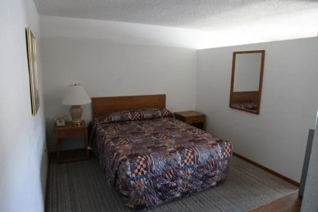 Queen Room in Seatac Inn