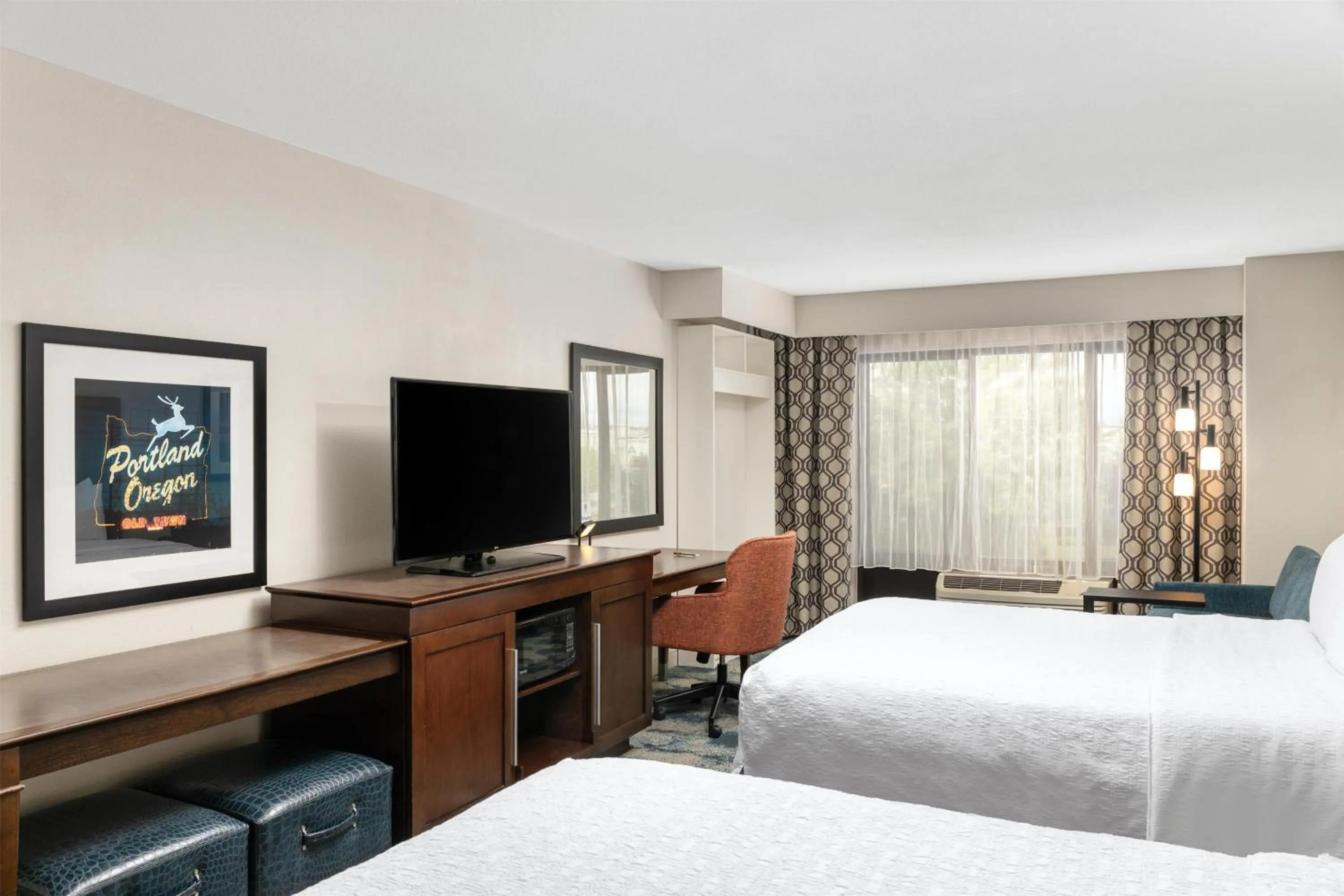 Queen Room with Two Queen Beds - Hearing Access/Non-Smoking in Hampton Inn Portland East