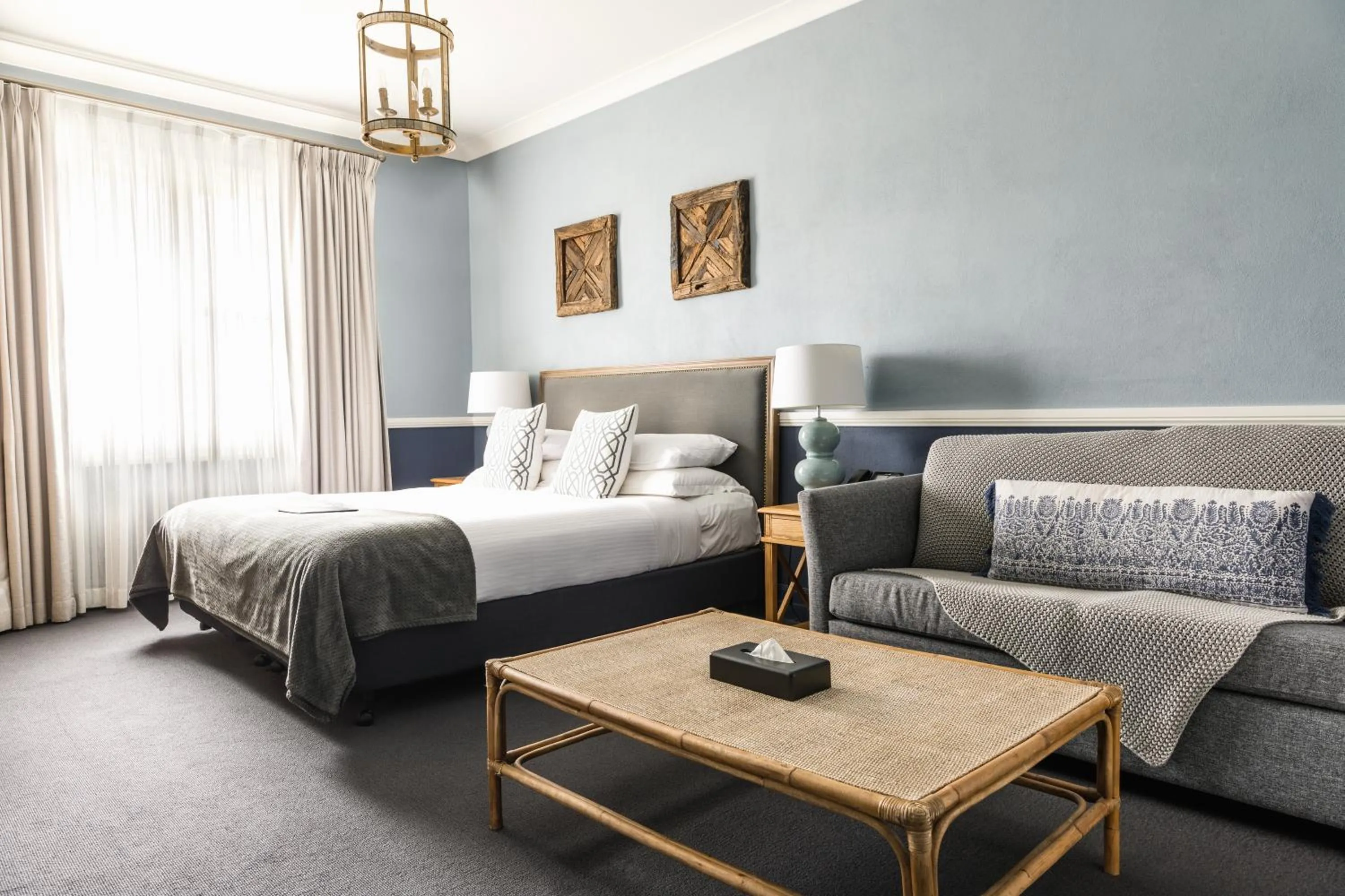 Deluxe King Room with Sofa in Berida Hotel