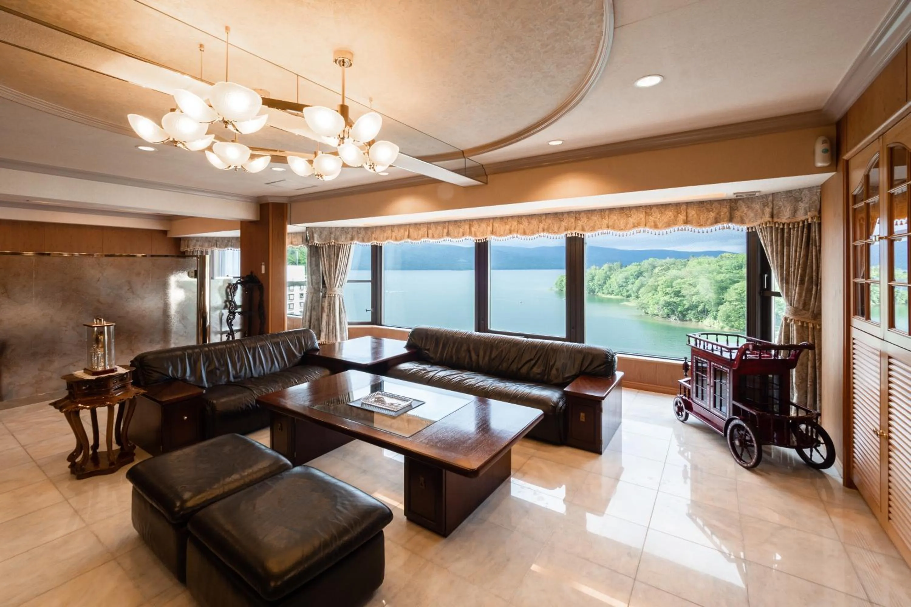 Suite with Sauna - single occupancy - Non-Smoking in Shangri-La in New Akan Hotel