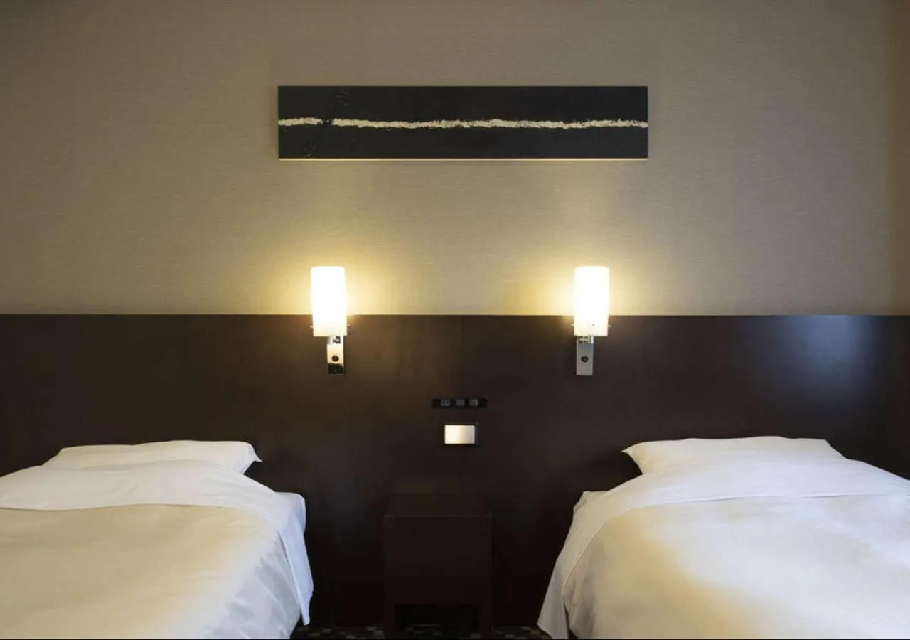 Standard Twin Room with Extra Bed - Smoking in Hotel Binario Umeda