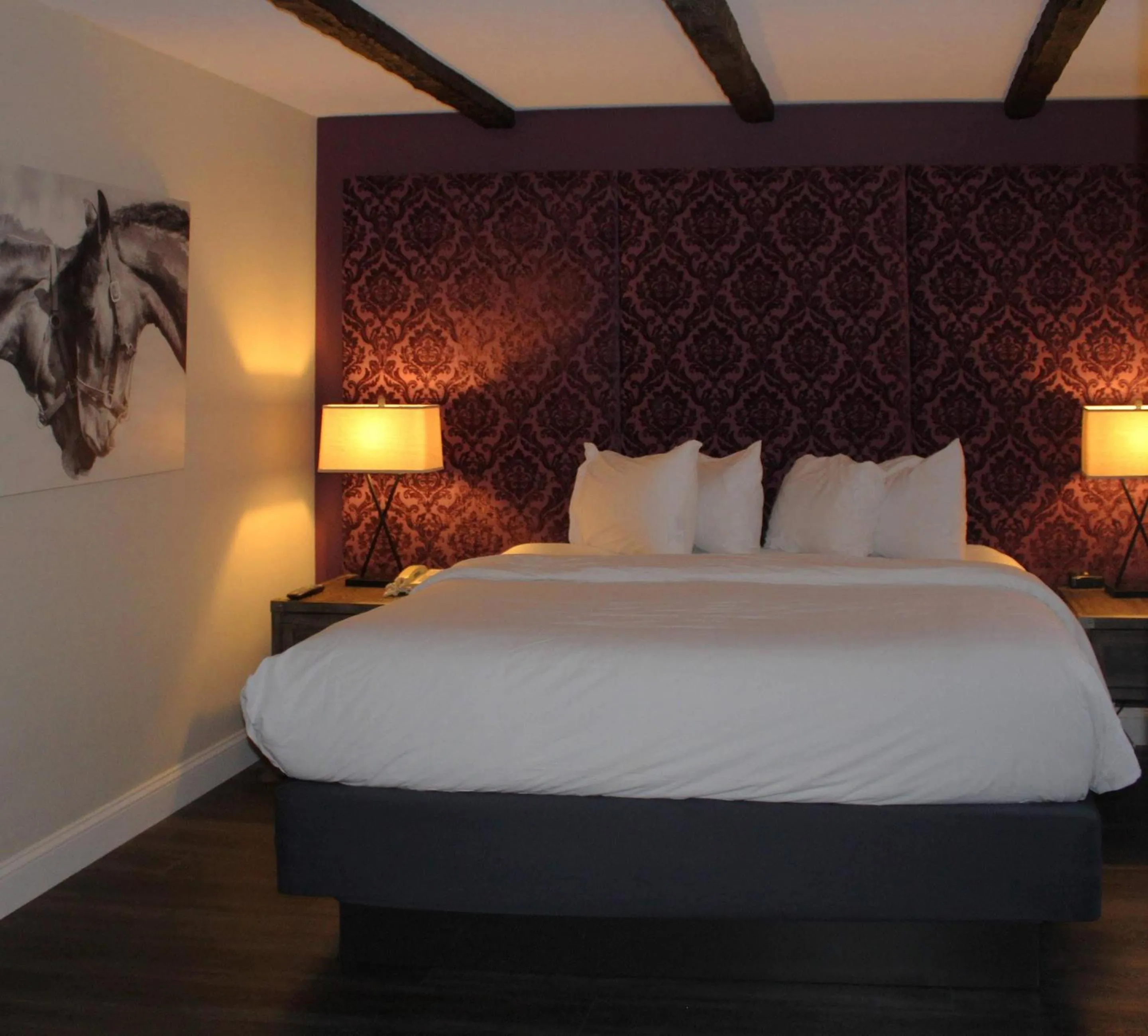 Business King Room - Non-Smoking in The Century House, an Ascend Collection Hotel