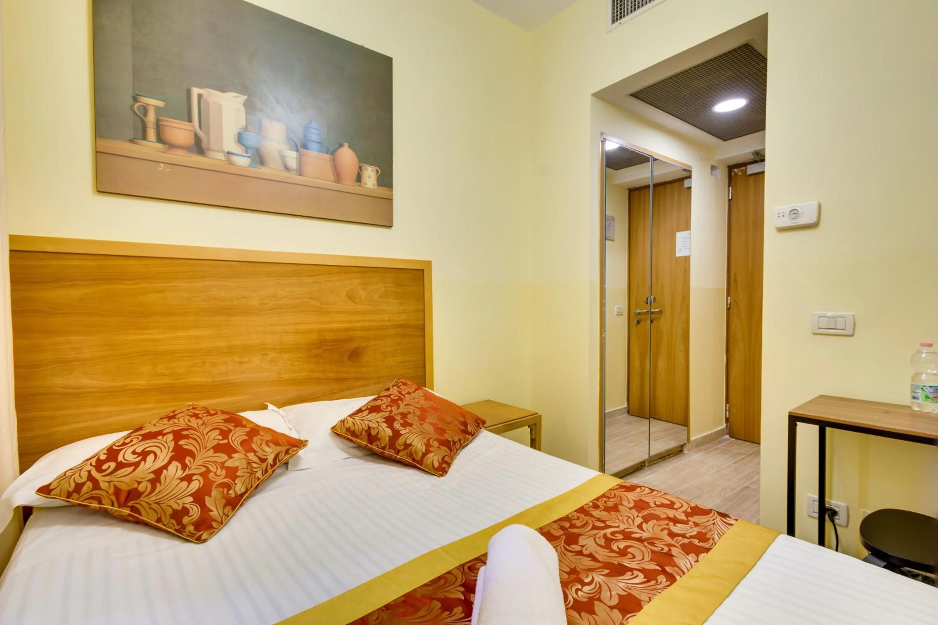 Single Room in Hotel Terminal