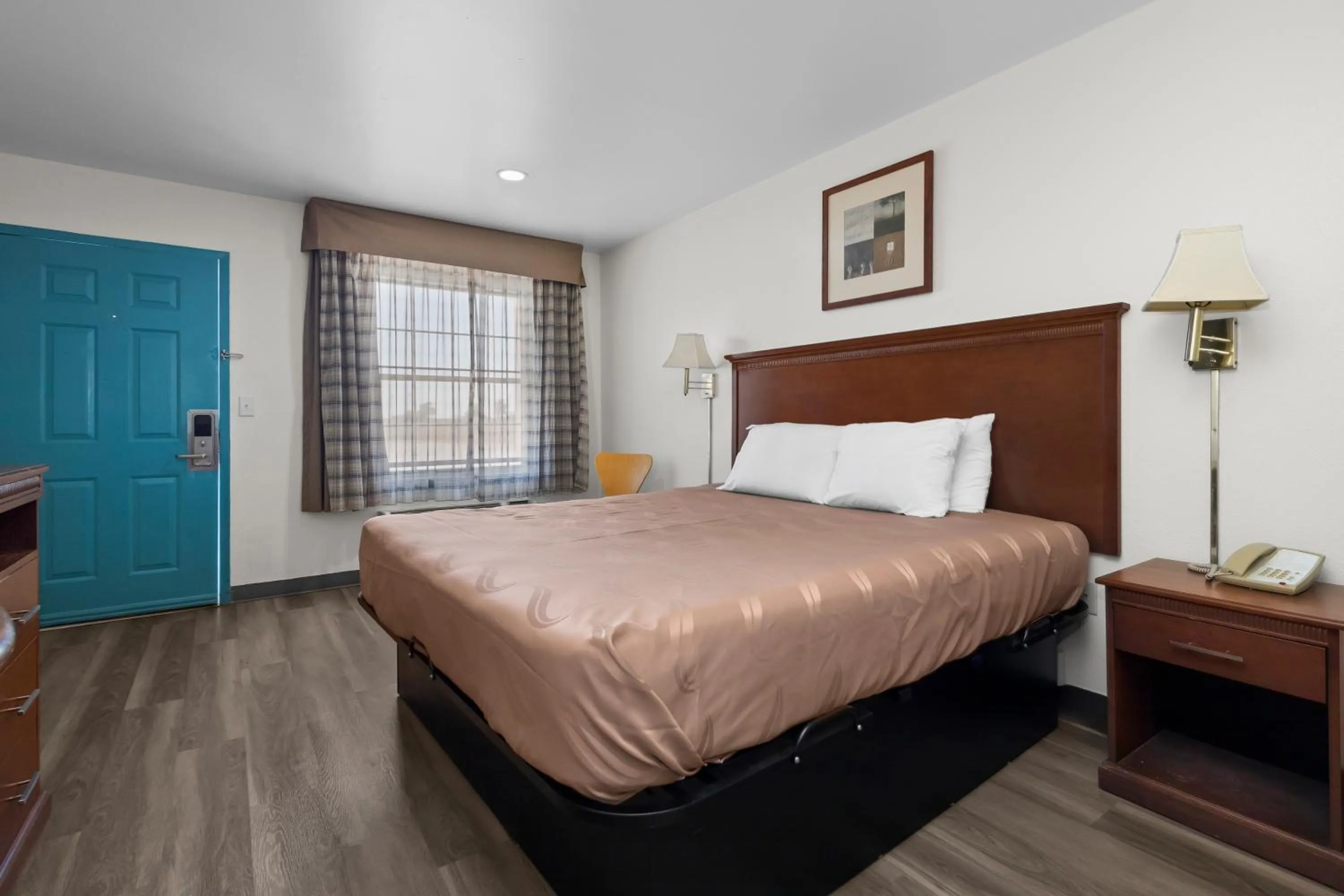 King Bed Non-Smoking in Capital O First Heritage Inn Rantoul IL I 57