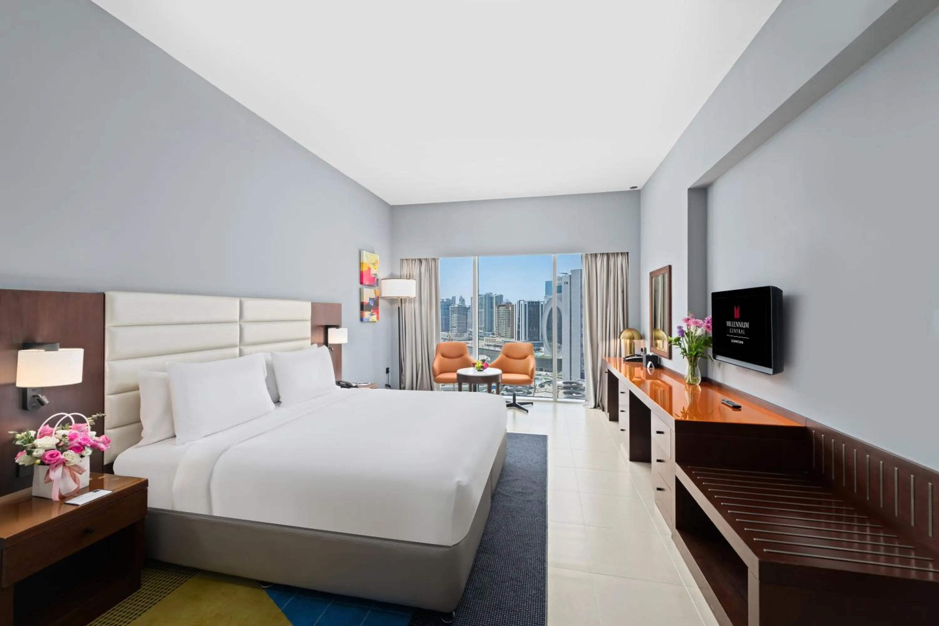Business Class Room with King Bed (Canal View) in Millennium Central Downtown - Dubai