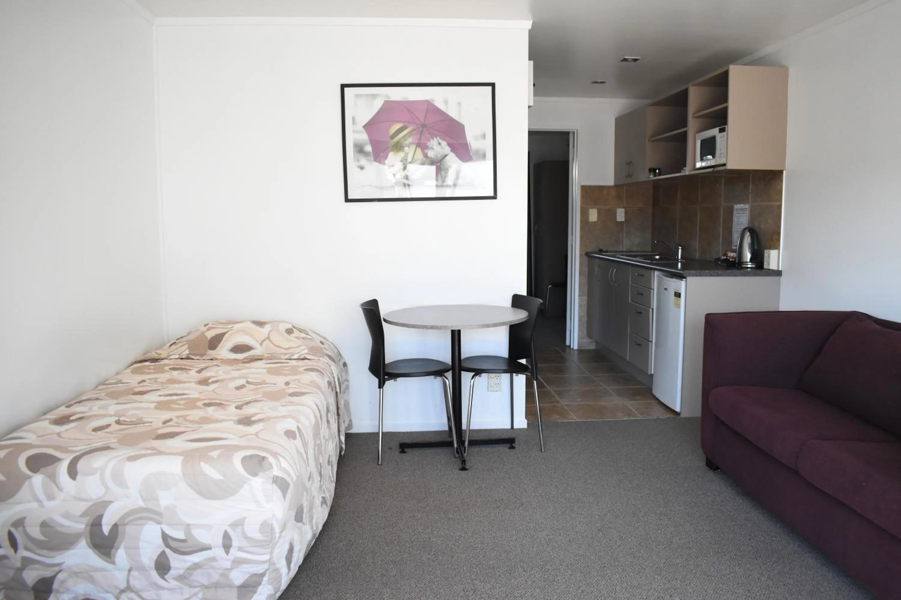 One-Bedroom Suite in Devonwood Motel