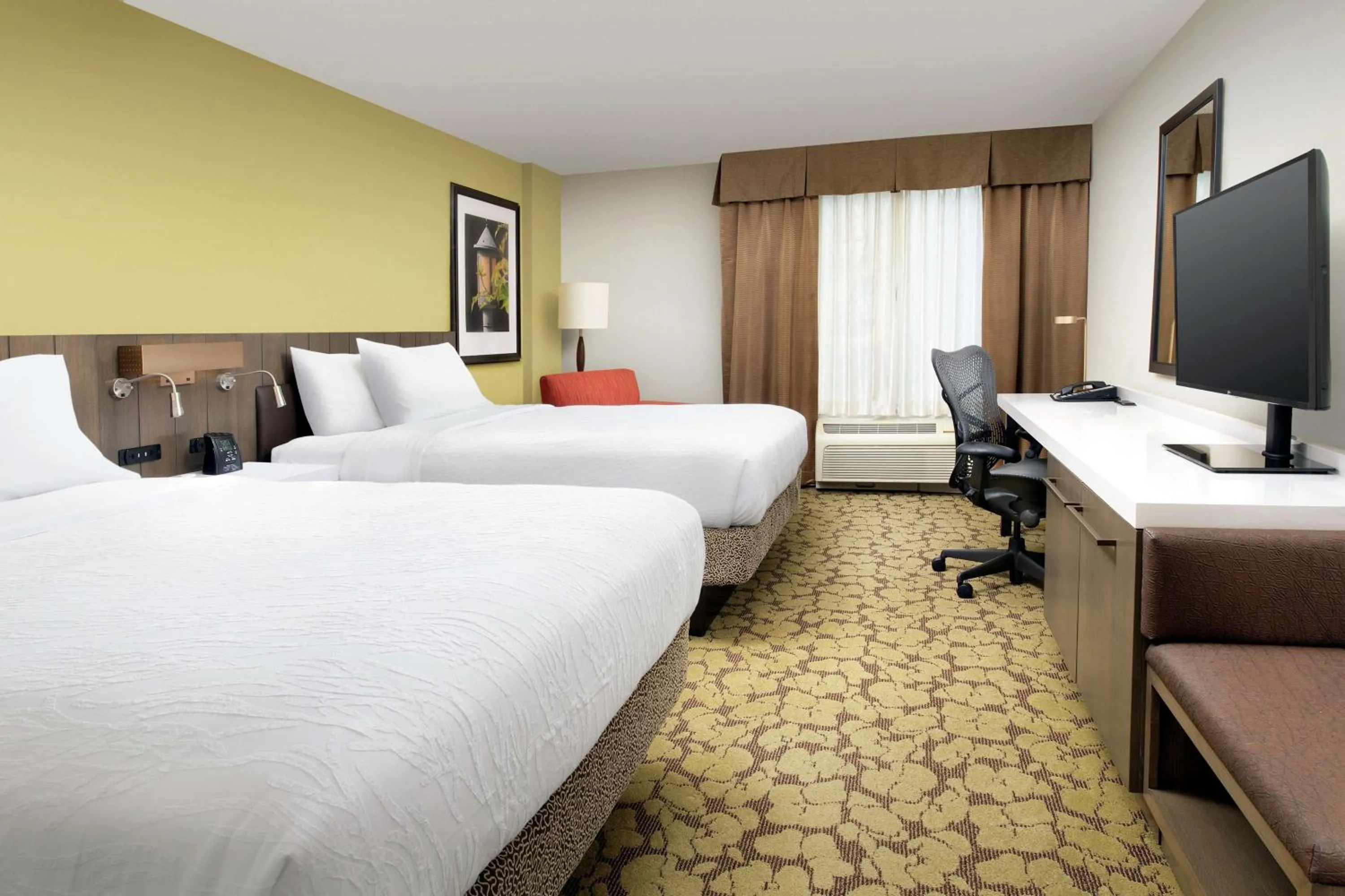Queen Room with Two Queen Beds in Hilton Garden Inn Frederick